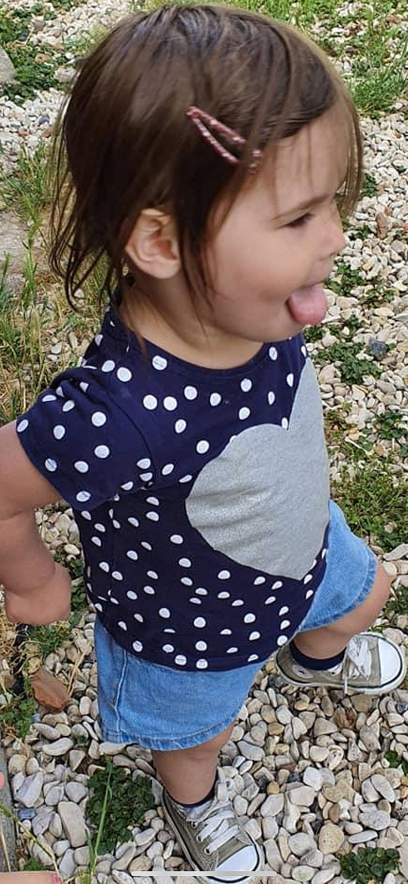 Lena participe au concours pour gagner de l'argent avec cette photo : baby, baby_toddler_clothing, child, clothing, design, neck, outerwear, pattern, person, polka_dot, product, sleeve, t_shirt, toddler, top