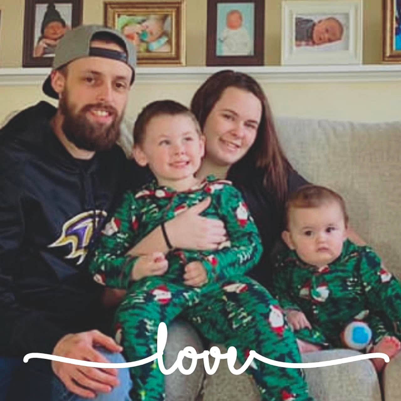Brantley Slingerland is registered to the contest to win money with this photo: baby, blurred, child, christmas, christmas_eve, christmas_tree, cool, event, family, happy, headwear, holiday, joy, people, person, photography, product, selfie, sibling, smile
