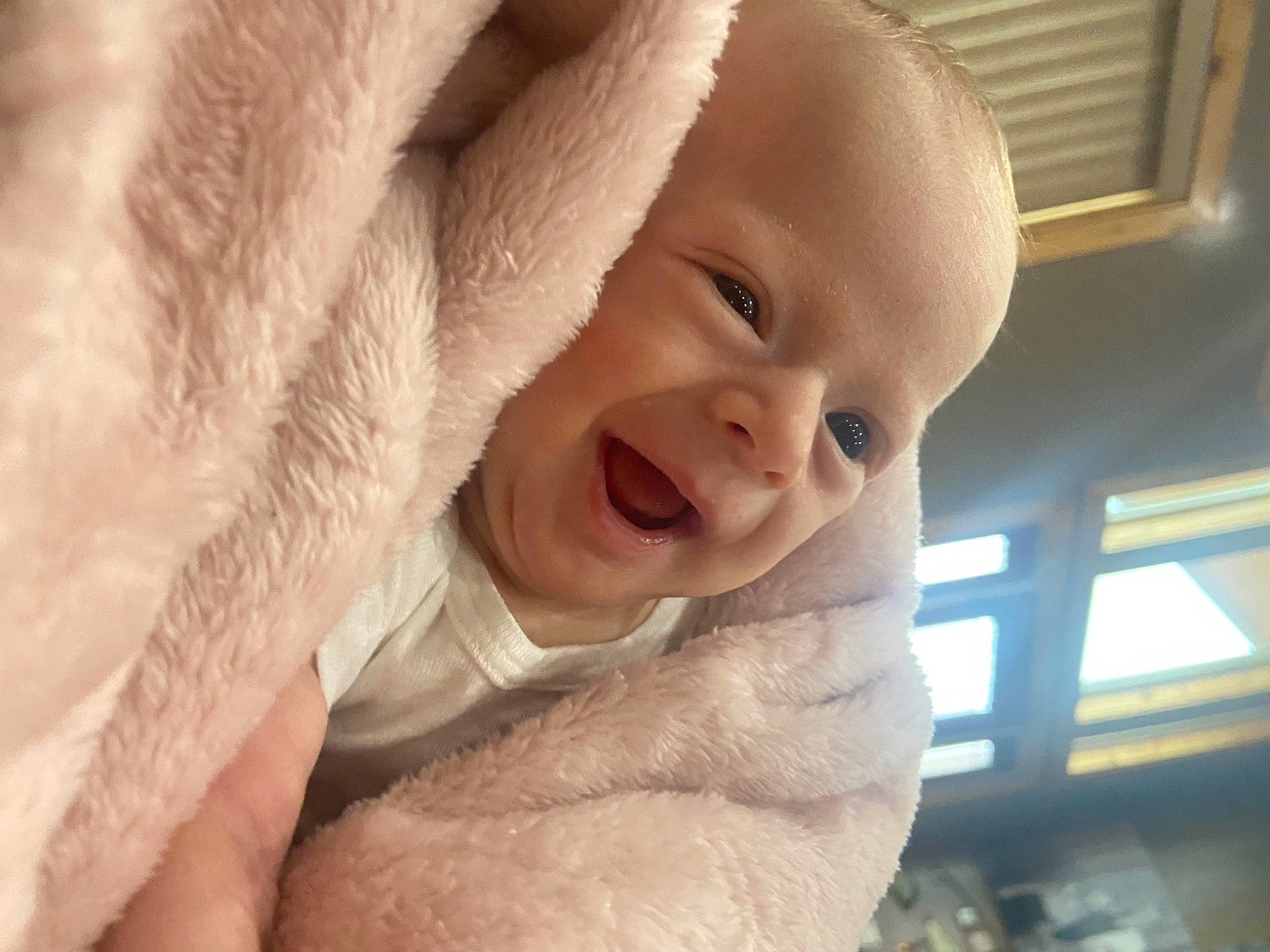 Elsie is registered to the contest to win money with this photo: cheek, chin, comfort, ear, eye, eyebrow, eyelash, face, gesture, happy, human_body, jaw, lip, mouth, neck, nose, person, skin, smile, tooth