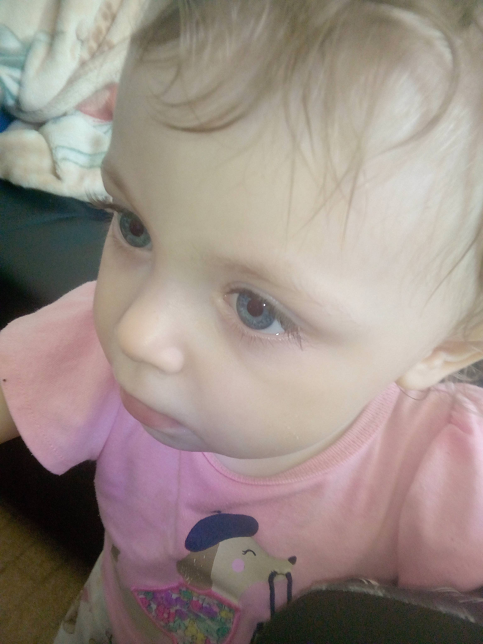 Iliana a rejoint le concours — aidez-le/la à gagner de superbes lots ! baby, baby_toddler_clothing, cheek, ear, eyebrow, eyelash, hair, hairstyle, human_body, iris, lip, mammal, mouth, neck, nose, organ, person, product, skin, sleeve