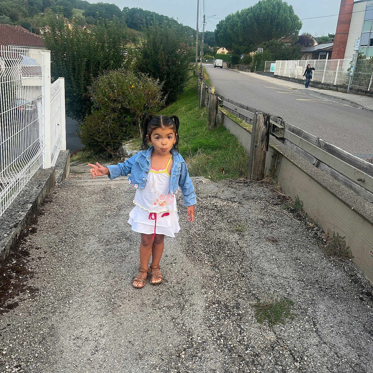 Maillet Bresil participe au concours pour gagner de l'argent avec cette photo : city, clothing, dress, face, gravel, head, pants, path, person, photography, portrait, road, shorts, skirt, street, transportation, truck, urban, vehicle, walking