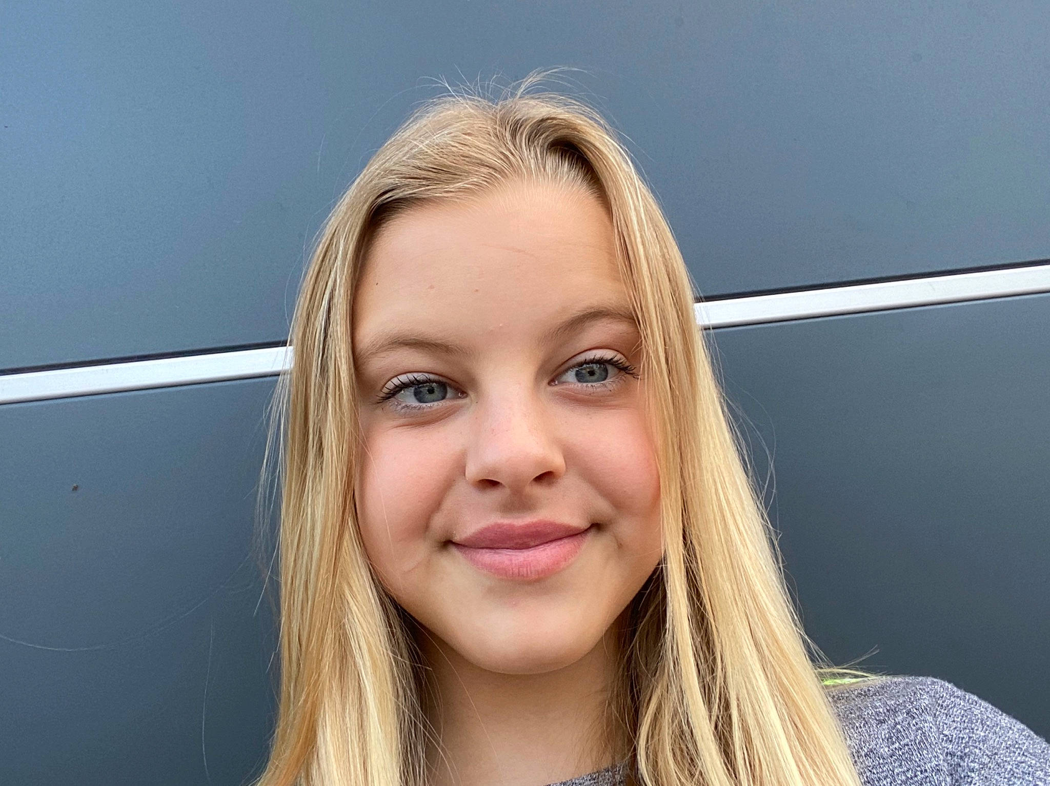 Oceane participe au concours pour gagner de l'argent avec cette photo : beauty, blond, cheek, chin, eye, eyebrow, face, facial_expression, forehead, fun, hair, hairstyle, head, jaw, joy, lip, long_hair, nose, person, selfie