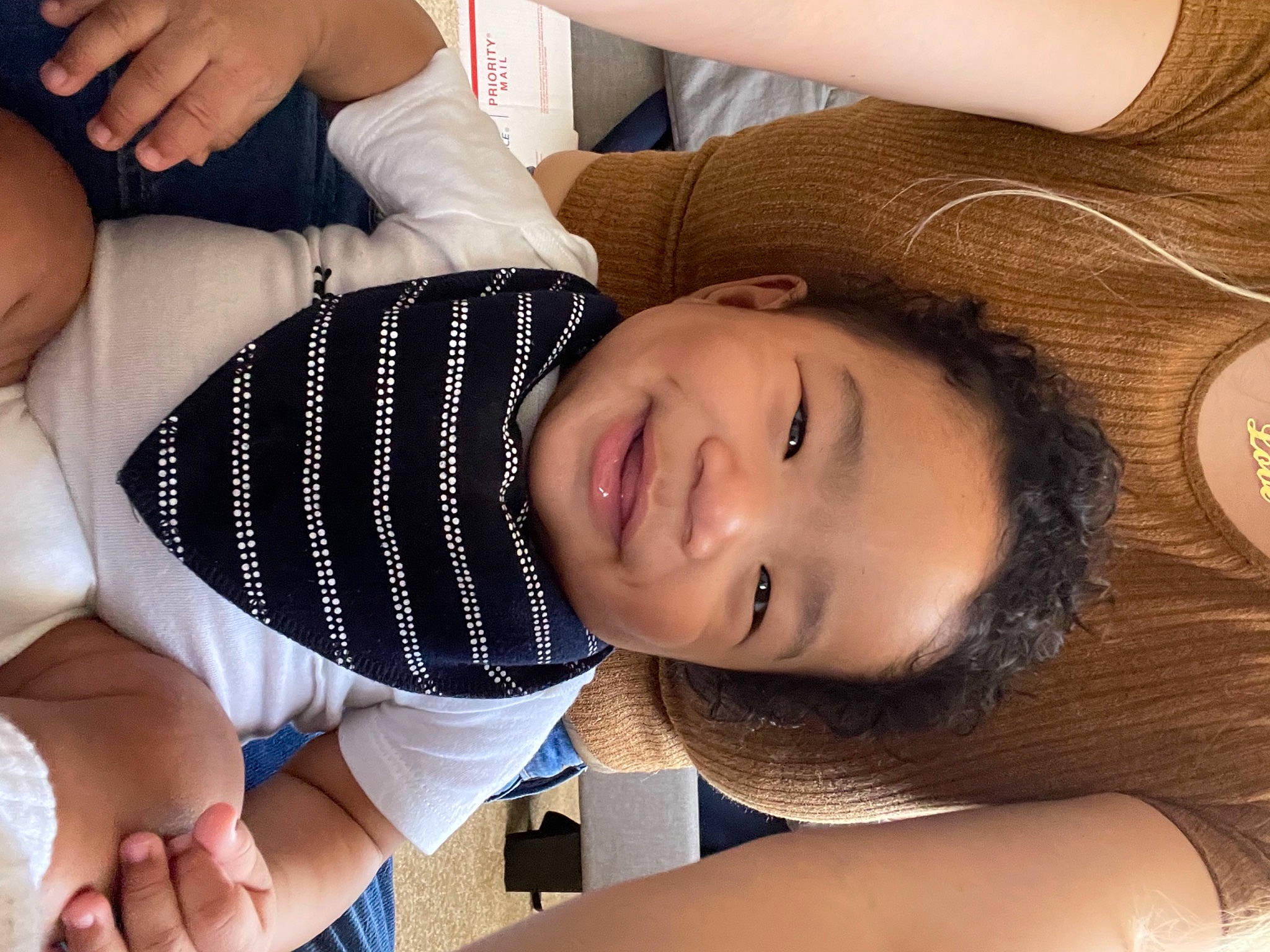 Kenzo is registered to the contest to win money with this photo: arm, cheek, eye, eyelash, face, facial_expression, hair, hairstyle, hand, head, joint, joy, leg, lip, mouth, muscle, nose, organ, person, shoulder