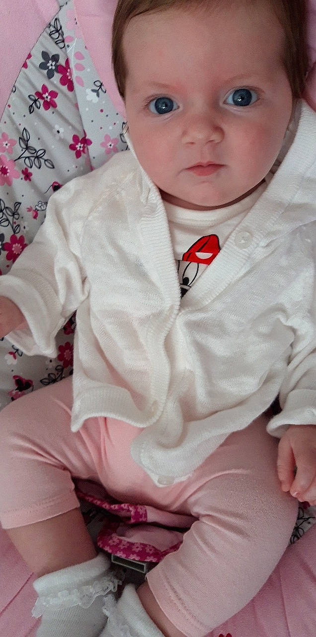 Maryssa participe au concours pour gagner de l'argent avec cette photo : baby, cheek, child, lip, person, pink, toddler