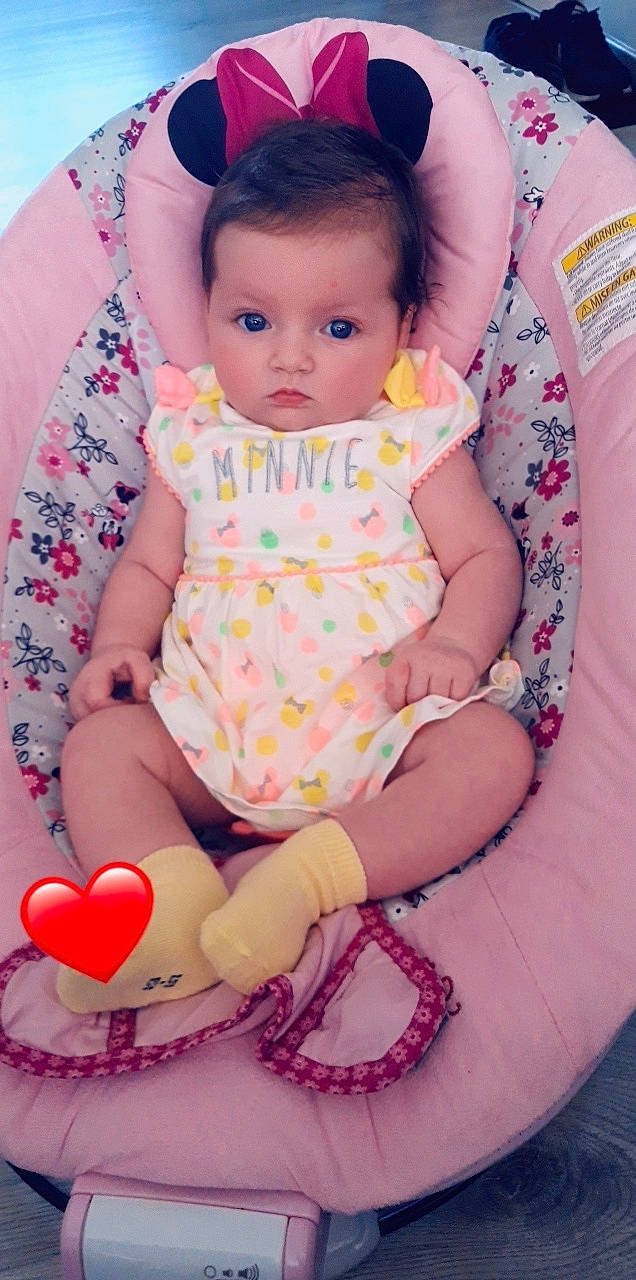 Maryssa a rejoint le concours — aidez-le/la à gagner de superbes lots ! baby, baby_products, baby_toddler_clothing, cheek, child, doll, pattern, person, pink, product, skin, toddler, toy