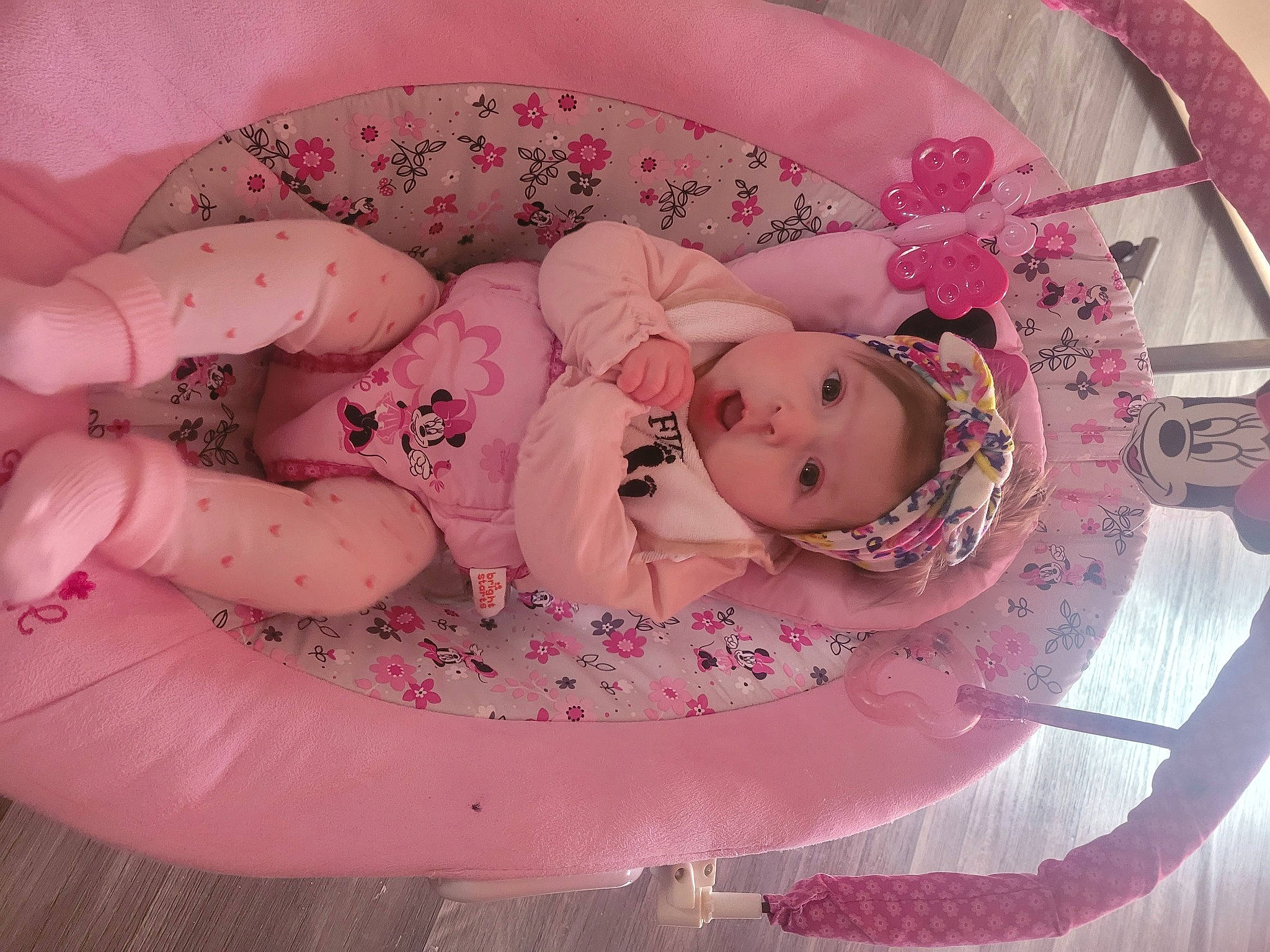 Lou participe au concours pour gagner de l'argent avec cette photo : baby, baby_products, baby_sleeping, baby_toddler_clothing, cheek, child, comfort, eyelash, fashion_accessory, hair_accessory, headband, headgear, headpiece, headwear, pattern, person, petal, pink, sleeve, sweetness