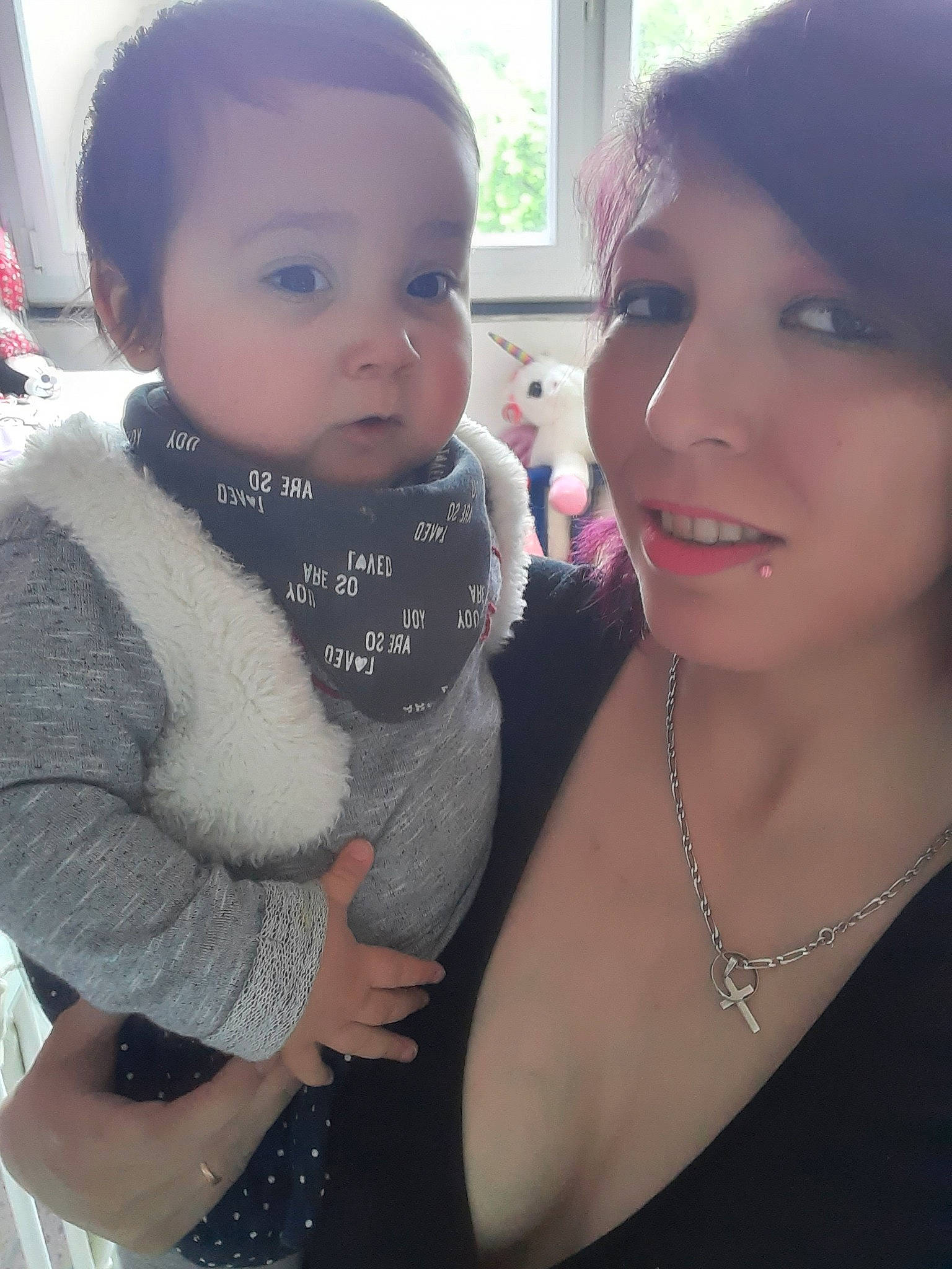 Lynaïa a rejoint le concours — aidez-le/la à gagner de superbes lots ! baby, cheek, child, chin, cool, eye, eyebrow, face, facial_expression, forehead, hair, head, interaction, lip, nose, people, person, shoulder, skin, smile