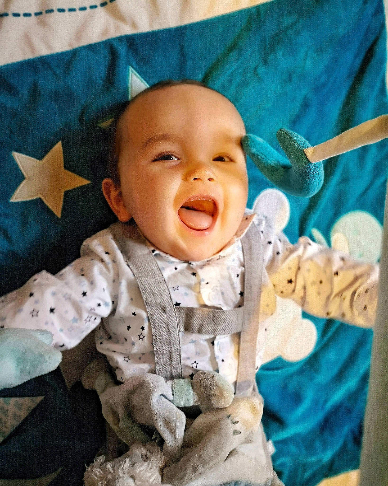 Ezekiel a rejoint le concours — aidez-le/la à gagner de superbes lots ! baby, baby_laughing, cheek, child, chin, ear, eye, face, facial_expression, forehead, happy, head, laugh, mouth, nose, person, skin, smile, toddler