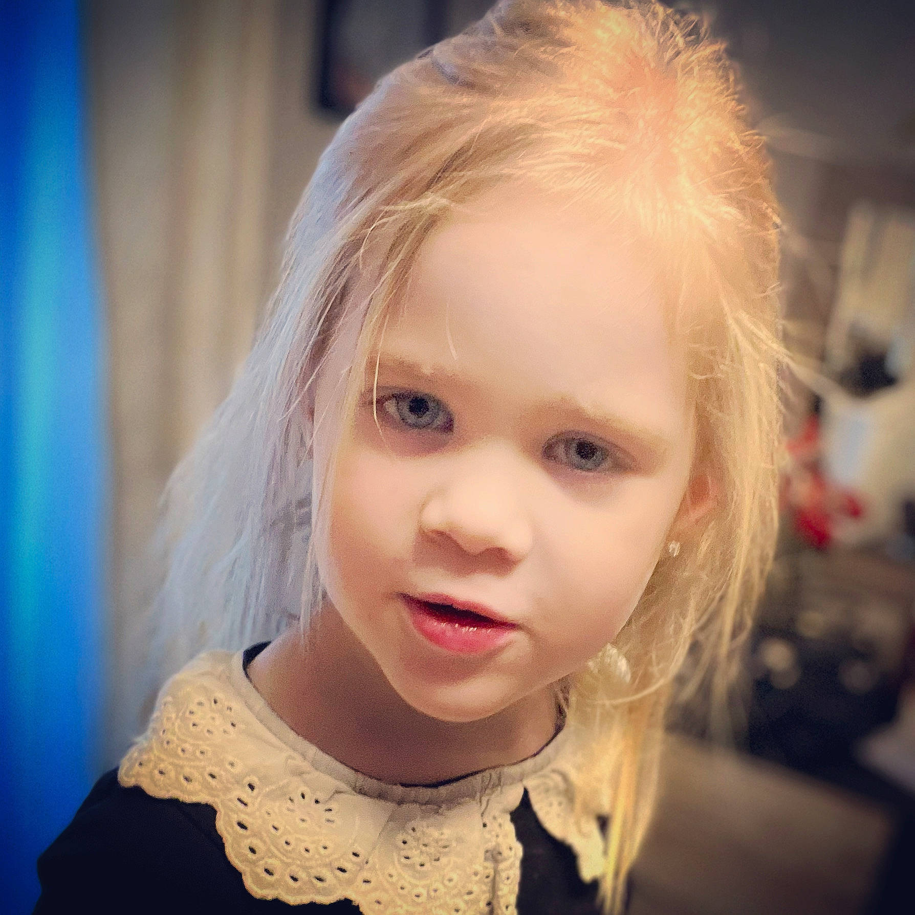 Luiza a rejoint le concours — aidez-le/la à gagner de superbes lots ! blond, cheek, child, chin, ear, eyebrow, eyelash, face, flash_photography, fun, hair, happy, head, iris, jaw, lip, nose, person, sleeve, smile