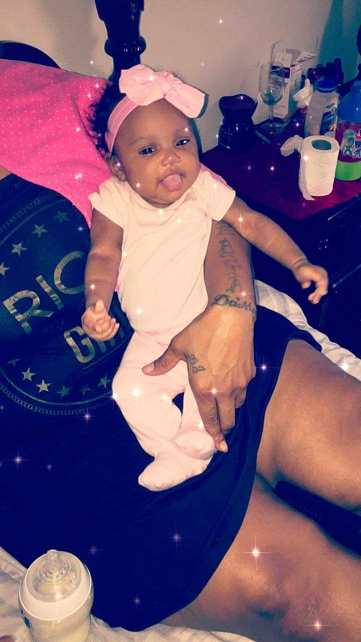 Laylay is registered to the contest to win money with this photo: baby, child, fawn, fun, person, play, smile, toddler