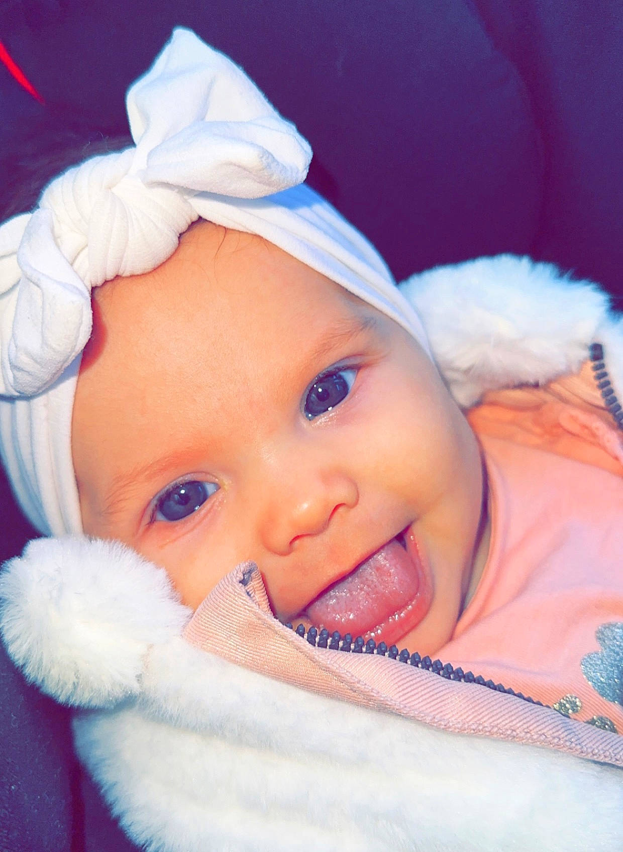 Syana a rejoint le concours — aidez-le/la à gagner de superbes lots ! baby, baby_products, baby_safety, baby_sleeping, baby_toddler_clothing, cap, cheek, child, event, eyebrow, eyelash, happy, hat, iris, linens, lip, person, skin, smile, textile