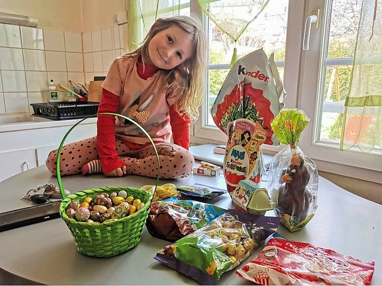 Lisa participe au concours pour gagner de l'argent avec cette photo : comfort_food, cooking, countertop, cuisine, dish, food, homemaker, ingredient, joy, junk_food, kitchen, leaf_vegetable, local_food, natural_foods, person, produce, recipe, room, tableware, vegetable