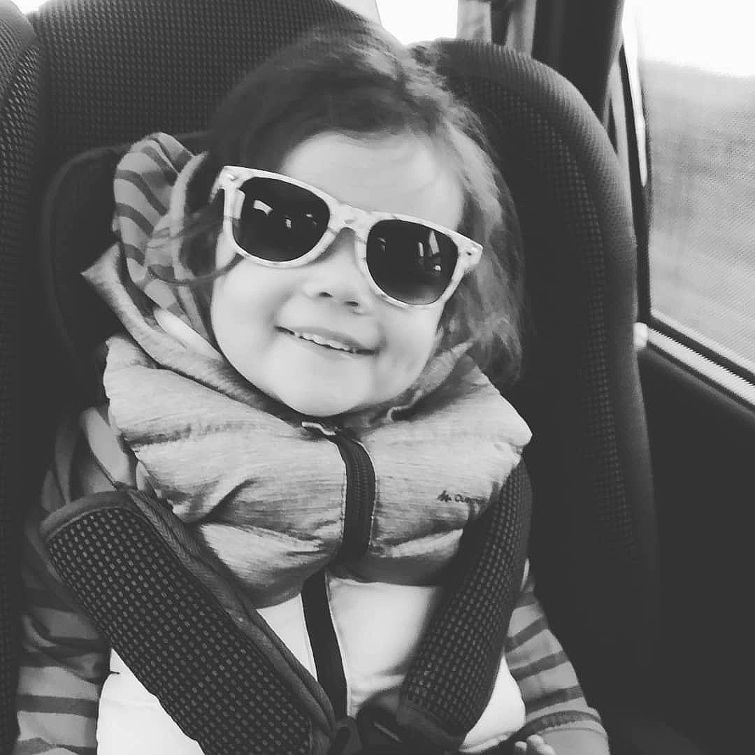 Lina a rejoint le concours — aidez-le/la à gagner de superbes lots ! black_and_white, cool, eyewear, girl, glasses, joy, monochrome, monochrome_photography, person, photography, portrait_photography, product, retro_style, smile, snapshot, sunglasses, vision_care