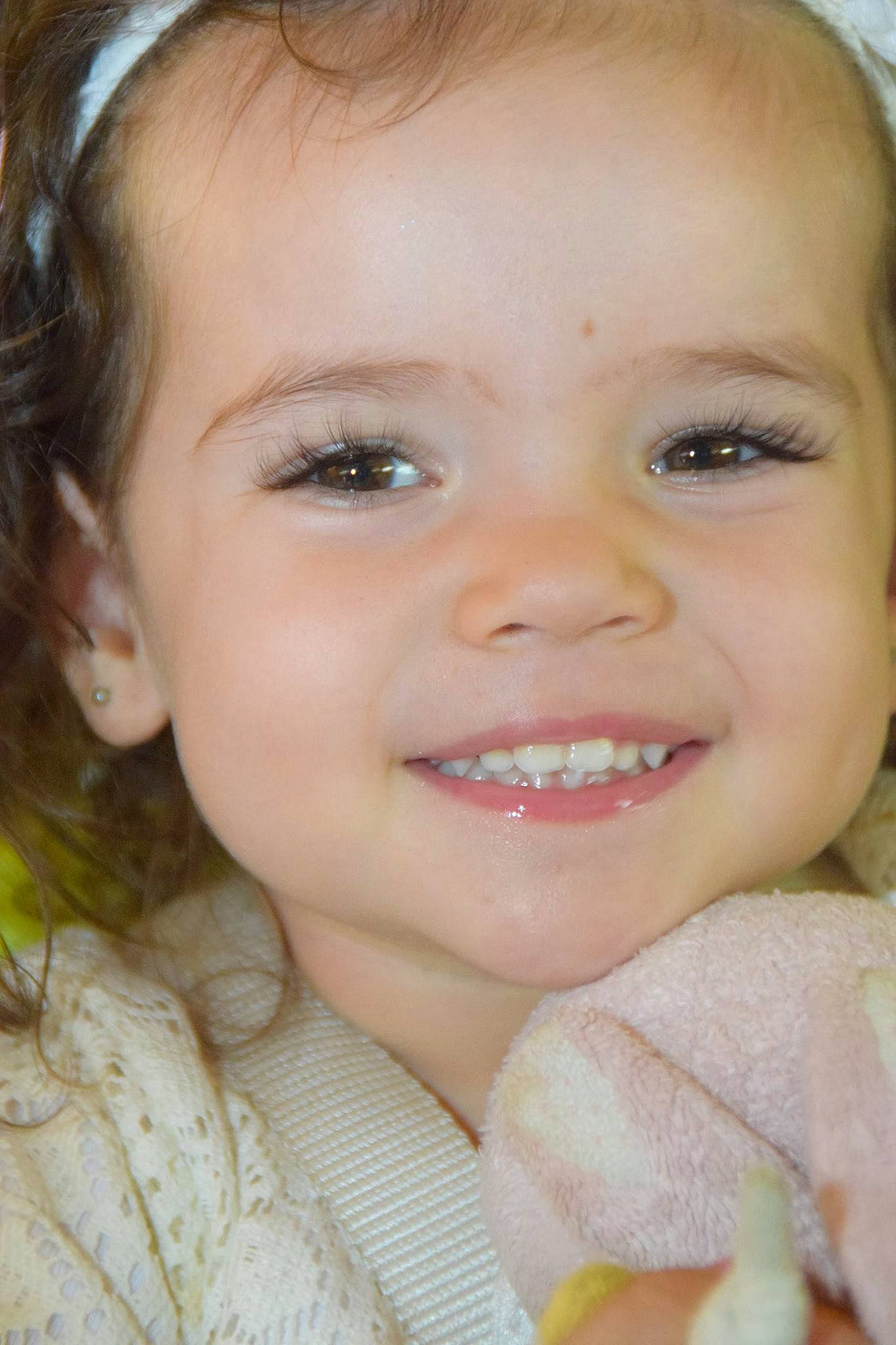 Lina a rejoint le concours — aidez-le/la à gagner de superbes lots ! beauty, cheek, child, chin, close_up, eye, eyebrow, face, forehead, girl, head, human_hair_color, infant, joy, lip, mouth, nose, person, skin, smile