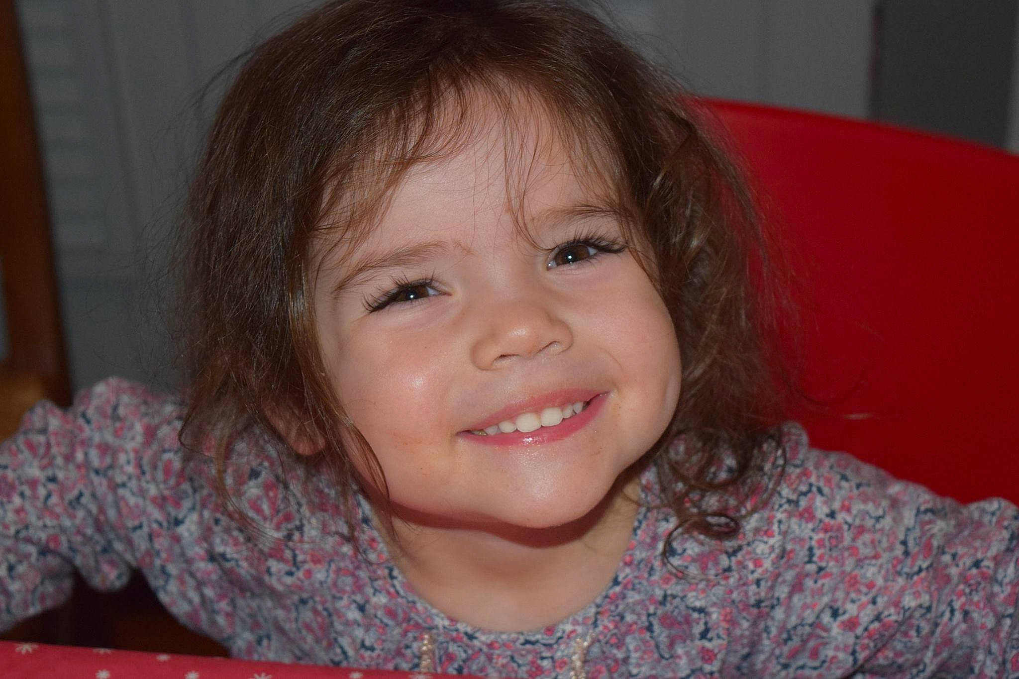 Lina participe au concours pour gagner de l'argent avec cette photo : beauty, cheek, child, chin, emotion, eye, face, facial_expression, forehead, girl, hairstyle, head, joy, lip, mouth, nose, person, skin, smile, toddler