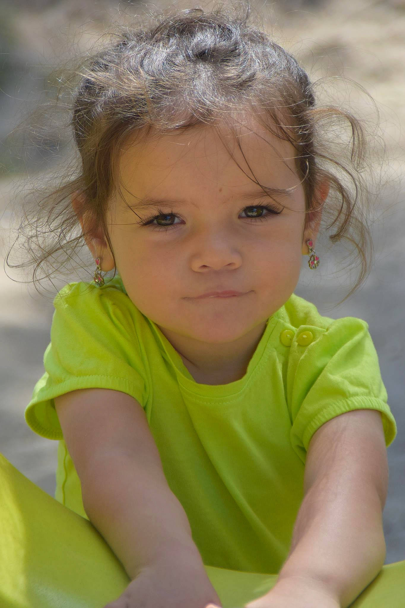 Lina participe au concours pour gagner de l'argent avec cette photo : beauty, blond, cheek, child, child_model, eye, face, fun, girl, grass, head, human_hair_color, infant, iris, mouth, nose, person, skin, smile, toddler