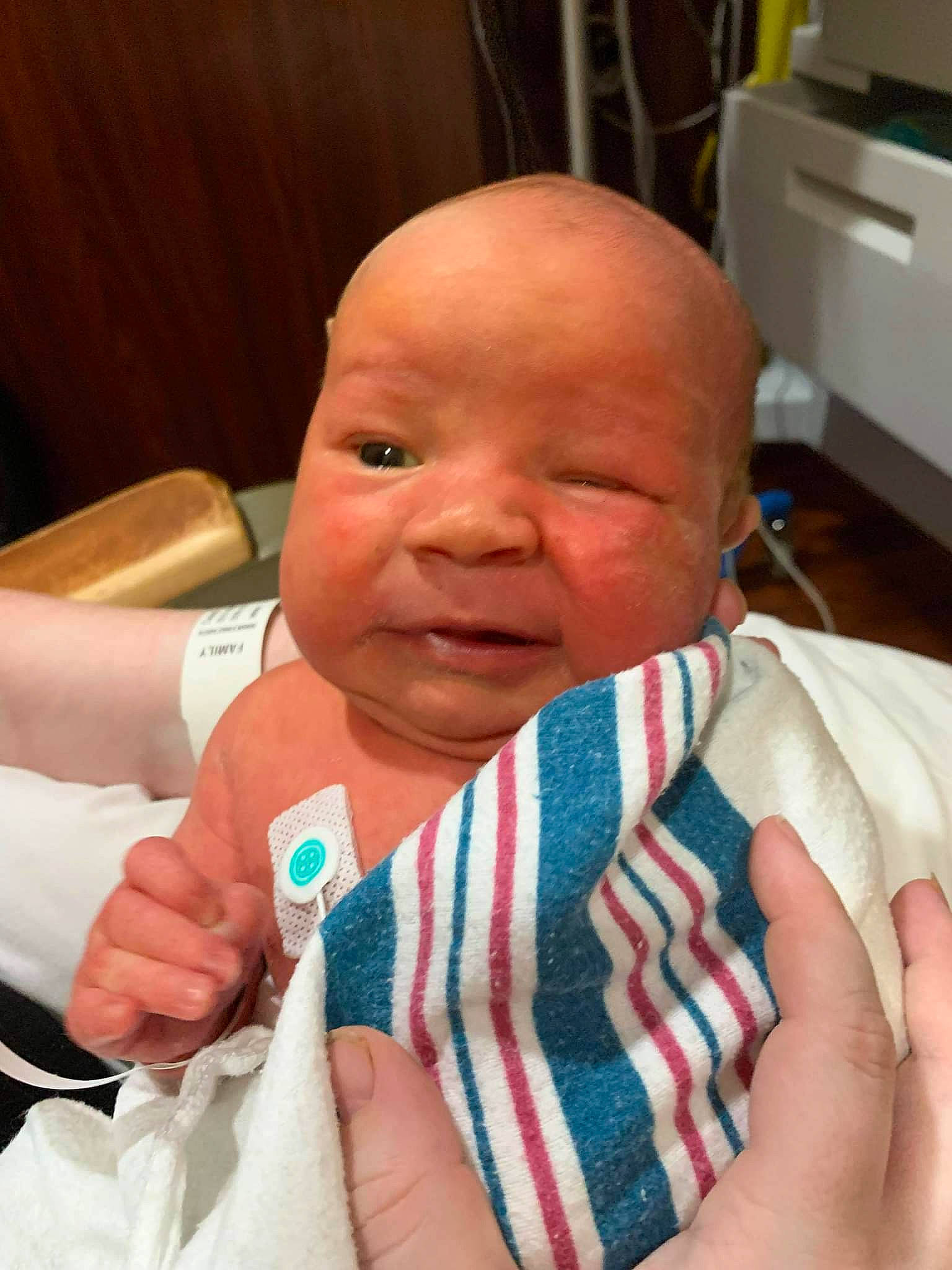 Lynnyrd is registered to the contest to win money with this photo: arm, baby, baby_products, baby_toddler_clothing, cheek, comfort, ear, eyebrow, finger, gesture, hand, iris, lip, mouth, nail, neck, nose, person, skin, thumb