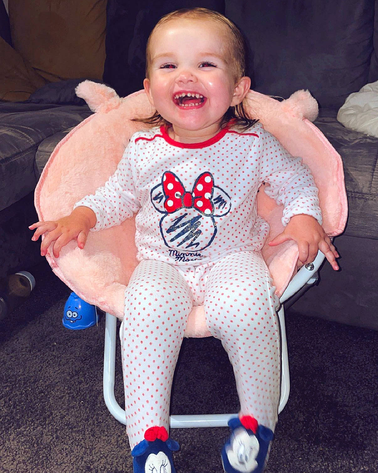 Malya a rejoint le concours — aidez-le/la à gagner de superbes lots ! baby, baby_toddler_clothing, cheek, cool, eye, face, facial_expression, finger, hairstyle, hand, happy, head, iris, joy, lip, neck, person, pink, skin, sleeve