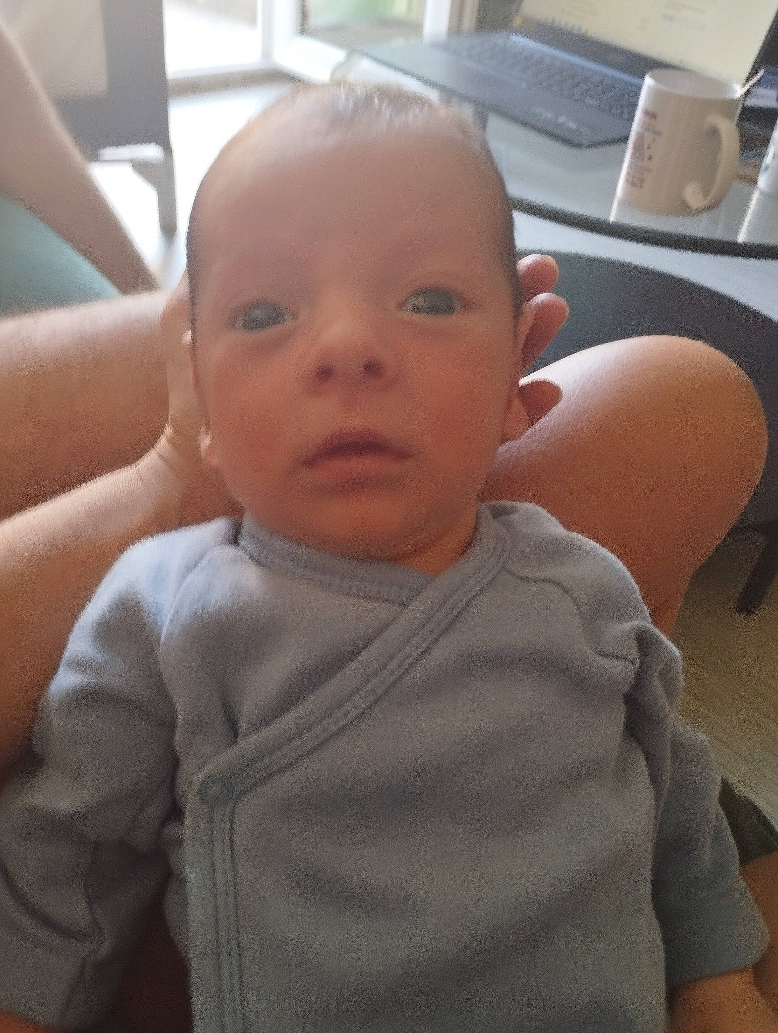 Timéo a rejoint le concours — aidez-le/la à gagner de superbes lots ! baby, baby_toddler_clothing, cheek, child, chin, comfort, computer_keyboard, ear, eyebrow, facial_expression, fun, iris, lip, mouth, nose, person, sitting, skin, sleeve, thumb