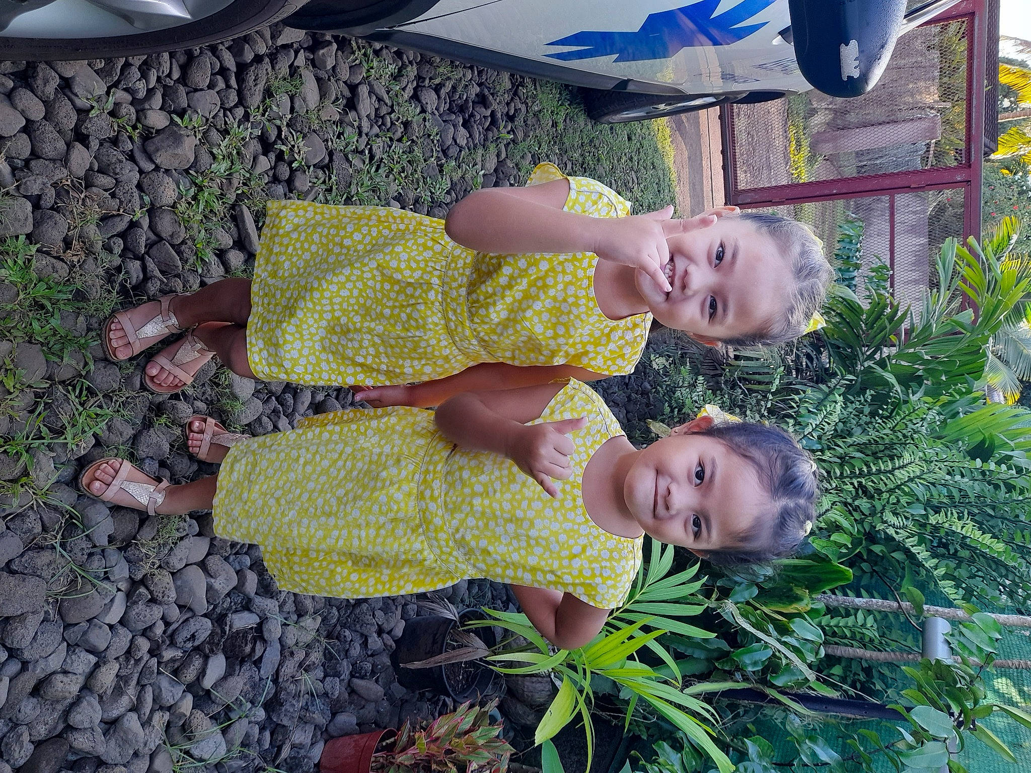 Vairani Et Vaihirani participe au concours pour gagner de l'argent avec cette photo : baby_toddler_clothing, beauty, child, event, face, fun, garden, grass, hairstyle, happy, hat, human_leg, joy, leisure, people_in_nature, person, plant, smile, thigh, toddler