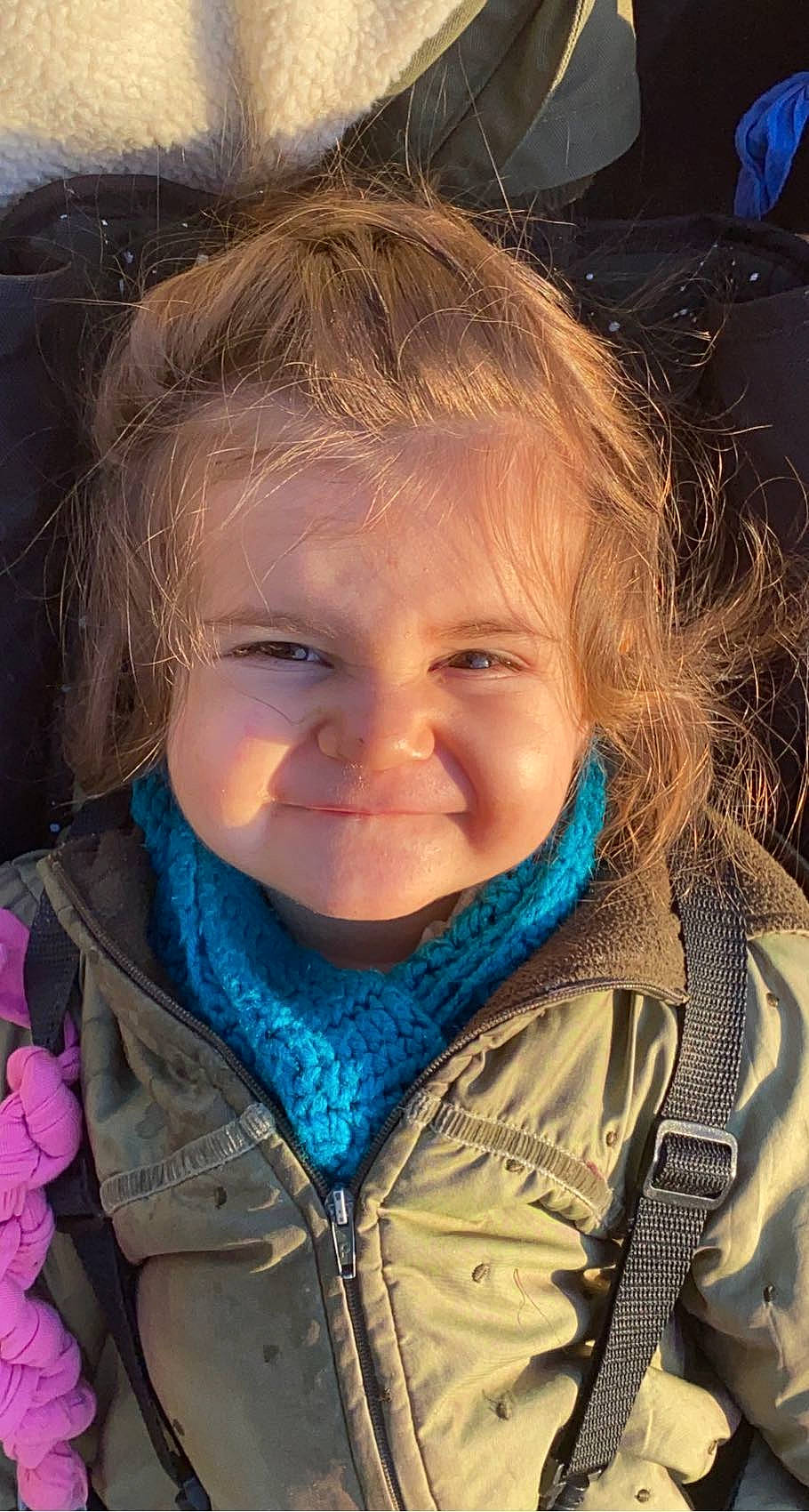 Haley participe au concours pour gagner de l'argent avec cette photo : cheek, clothing, cool, eyebrow, eyelash, face, facial_expression, flash_photography, grass, happy, iris, jacket, joy, lip, mouth, nose, organ, outerwear, person, skin