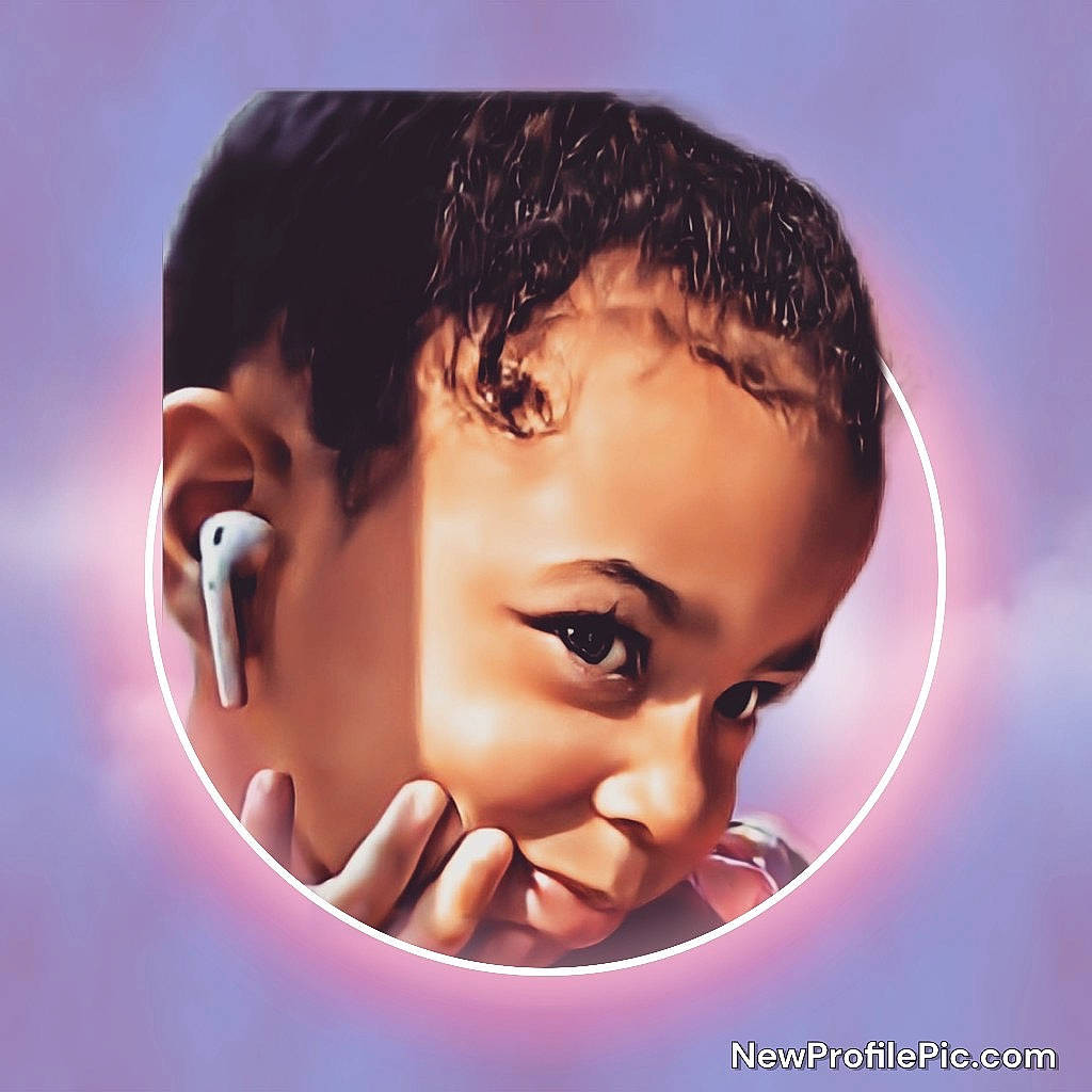 Dayana a rejoint le concours — aidez-le/la à gagner de superbes lots ! art, black_hair, cheek, child, chin, electric_blue, eye, eyelash, eyewear, flash_photography, font, fun, gesture, graphic_design, graphics, happy, jaw, joy, nose, person