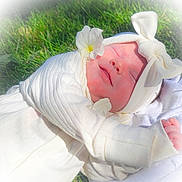 Phoenyx is registered to the contest to win money with this photo: artificial_flower, bouquet, cut_flowers, fashion_accessory, floral_design, flower, flower_arranging, flowering_plant, garden_roses, grass, happy, herbaceous_plant, petal, plant, rose, rose_family, rose_order, textile, toy, wedding_ceremony_supply