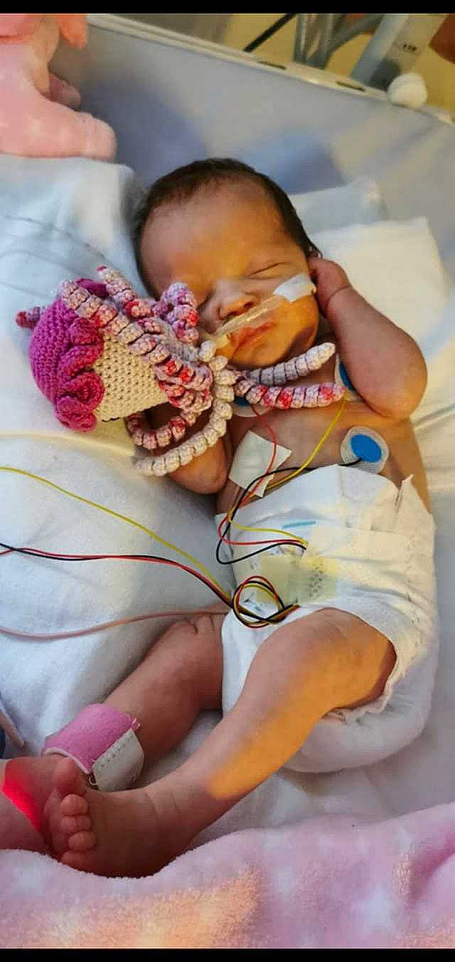 Mahelya a rejoint le concours — aidez-le/la à gagner de superbes lots ! baby, birth, child, person, sleep, toddler