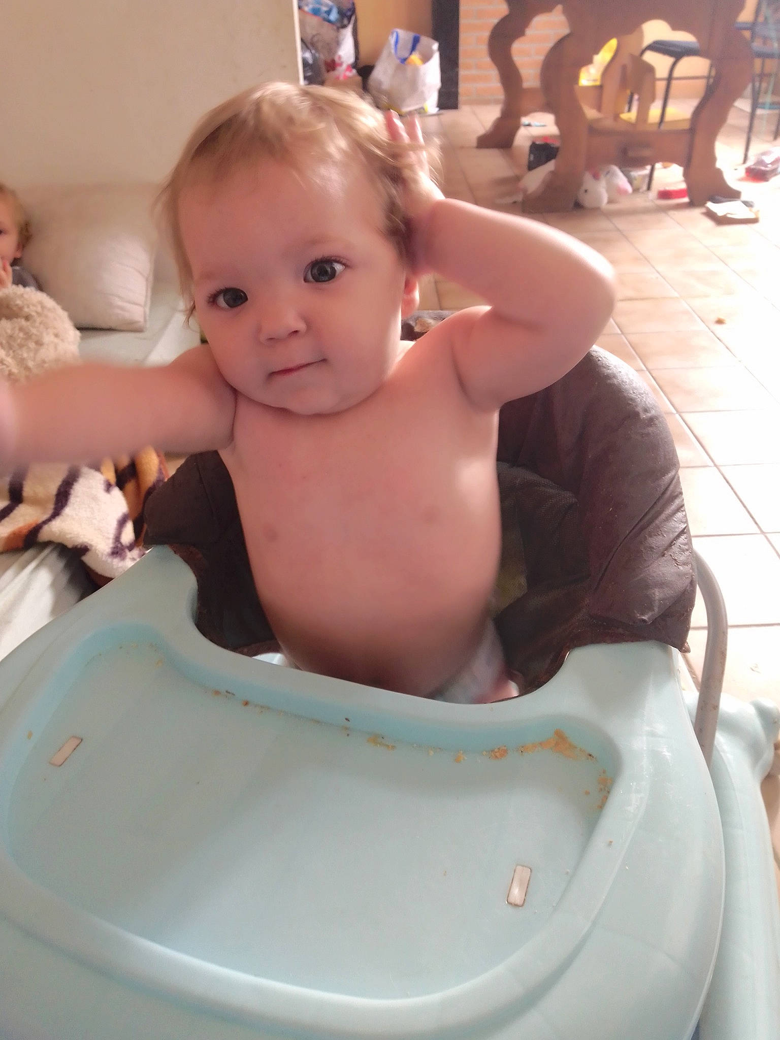 Mahelya a rejoint le concours — aidez-le/la à gagner de superbes lots ! baby, bathing, bathtub, cheek, child, fun, leisure, person, product, sitting, skin, smile, toddler, vacation