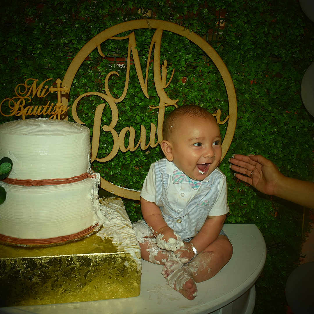 Alan is registered to the contest to win money with this photo: baked_goods, baking, birthday, birthday_cake, buttercream, cake, cake_decorating, child, dessert, fondant, food, icing, pasteles, person, royal_icing, sugar_cake, sugar_paste, sweetness, toddler, torte