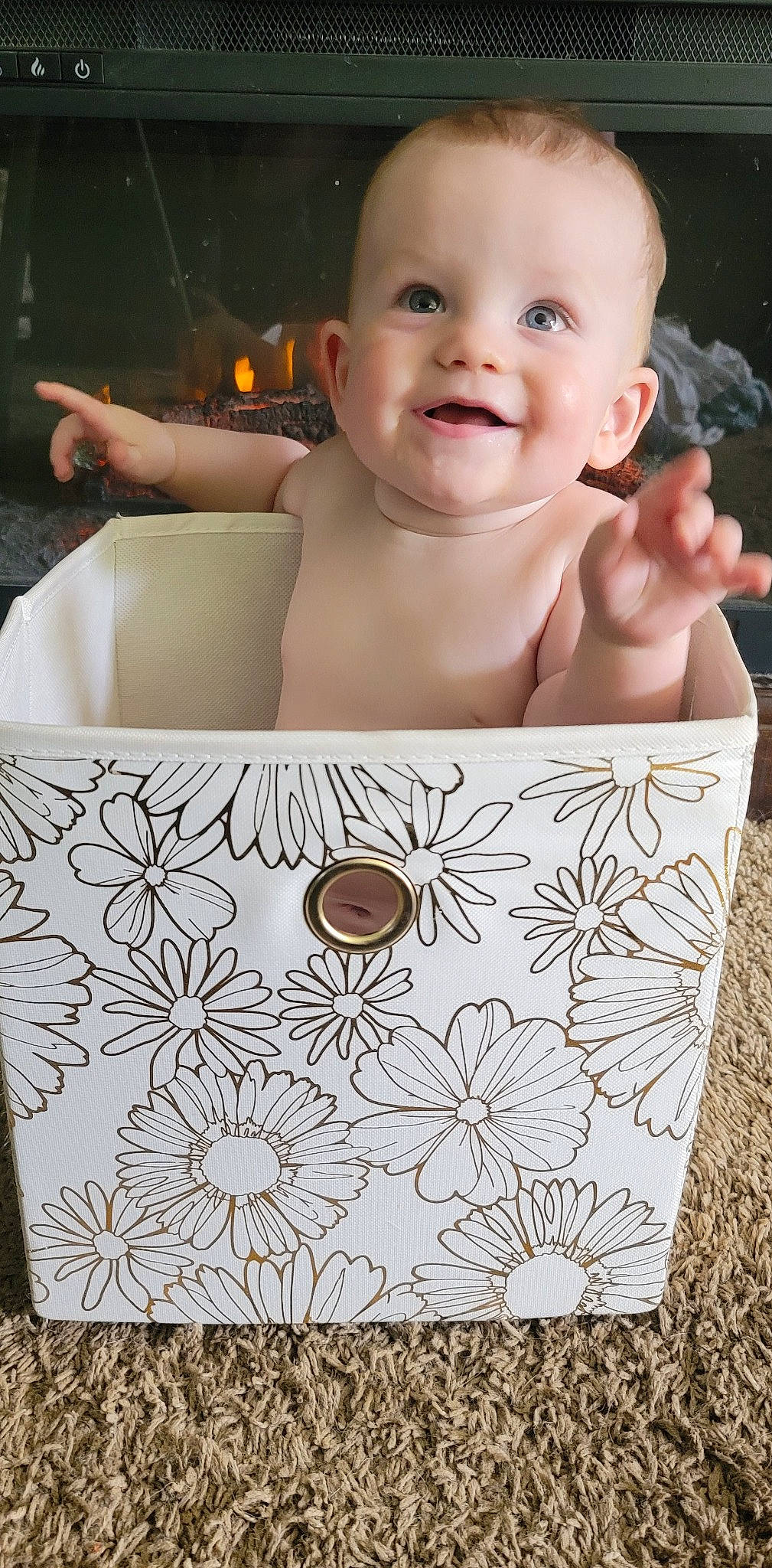 Rhyker is registered to the contest to win money with this photo: baby, beauty, cheek, chest, child, facial_expression, gesture, happy, joy, organ, paper, pattern, person, petal, photograph, product, rectangle, smile, thumb, toddler