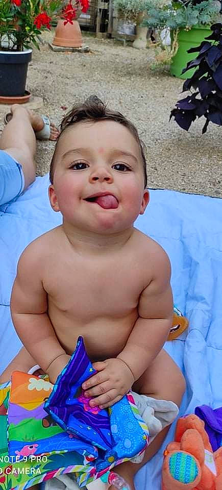 Alessio a rejoint le concours — aidez-le/la à gagner de superbes lots ! baby, blue, cheek, chest, child, chin, eye, face, finger, fun, hair, happy, mouth, muscle, neck, nose, person, skin, smile, summer