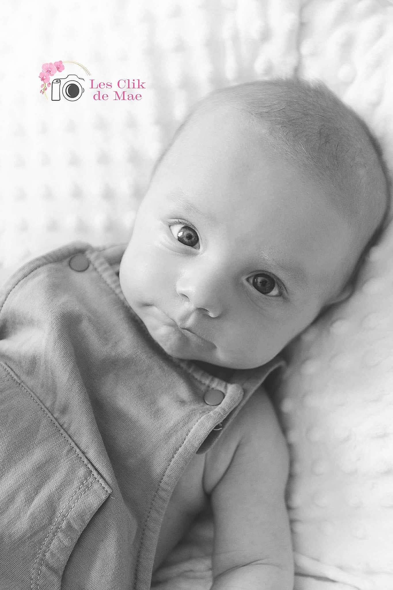 Thylio a rejoint le concours — aidez-le/la à gagner de superbes lots ! baby, baby_toddler_clothing, cheek, chin, collar, comfort, eyebrow, eyelash, face, flash_photography, grey, happy, iris, lip, monochrome_photography, nose, pattern, person, skin, sleeve