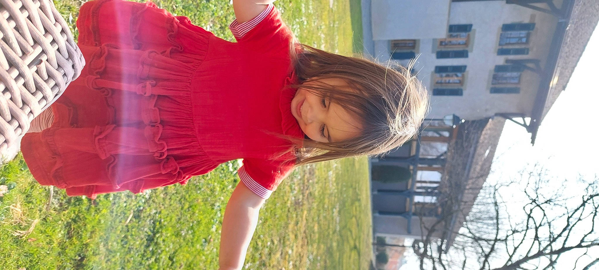 Anastasia participe au concours pour gagner de l'argent avec cette photo : child, fun, grass, happy, human_leg, joy, leisure, magenta, people_in_nature, person, plant, recreation, smile, t_shirt, toddler, tree, vacation, water, window