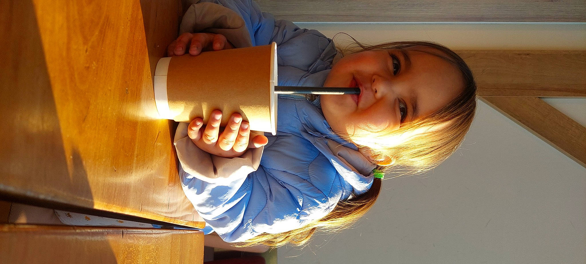 Anastasia a rejoint le concours — aidez-le/la à gagner de superbes lots ! child, drink, drinking, drinkware, finger, fluid, food, fun, gesture, hand, happy, human_leg, nail, person, plastic_bottle, smile, tableware, thumb, water, wood