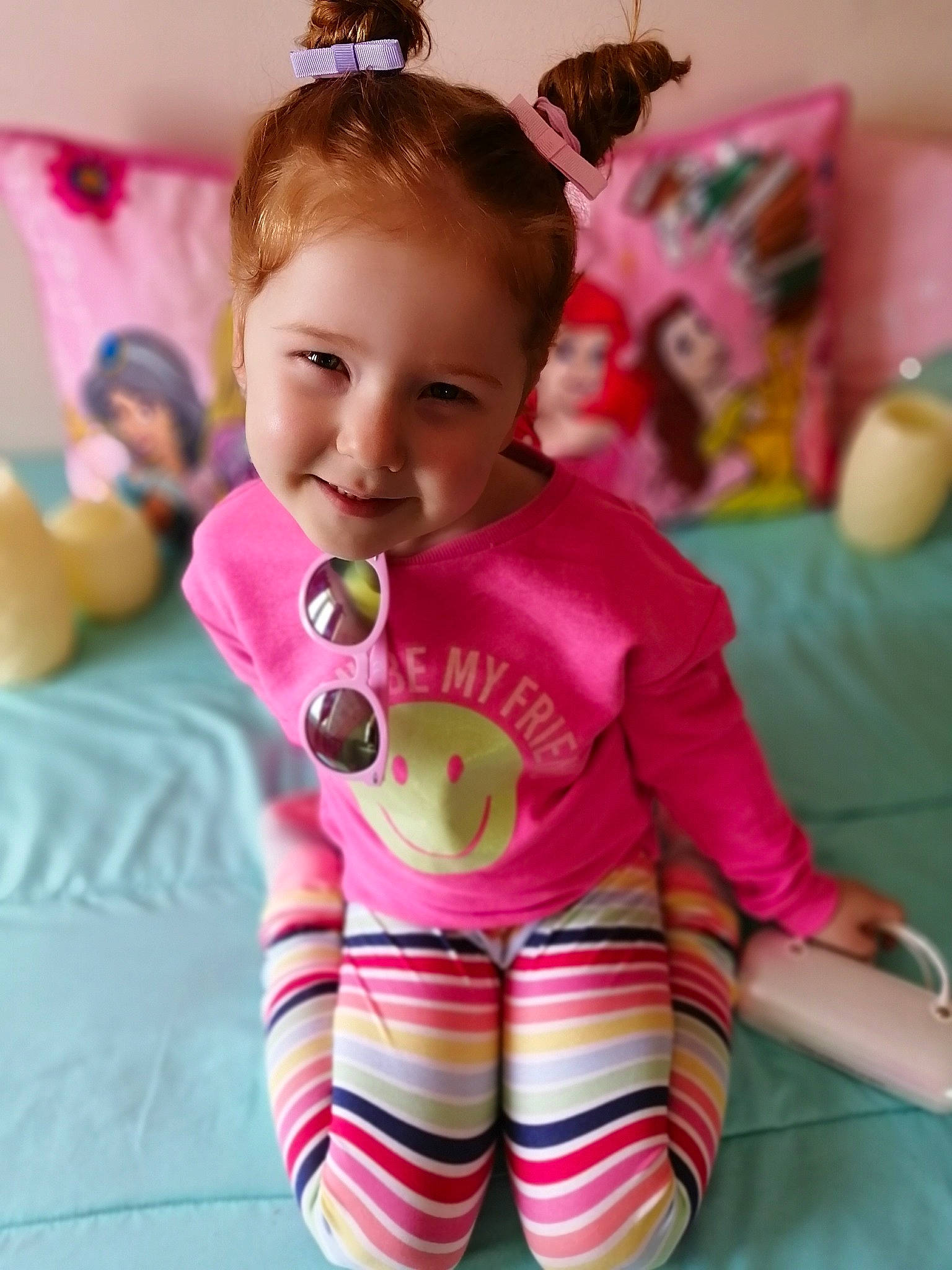 Élodie participe au concours pour gagner de l'argent avec cette photo : baby, baby_products, baby_toddler_clothing, beauty, child, ear, joy, neck, pajamas, person, pink, play, product, skin, sleeve, smile, stuffed_toy, toddler, toy