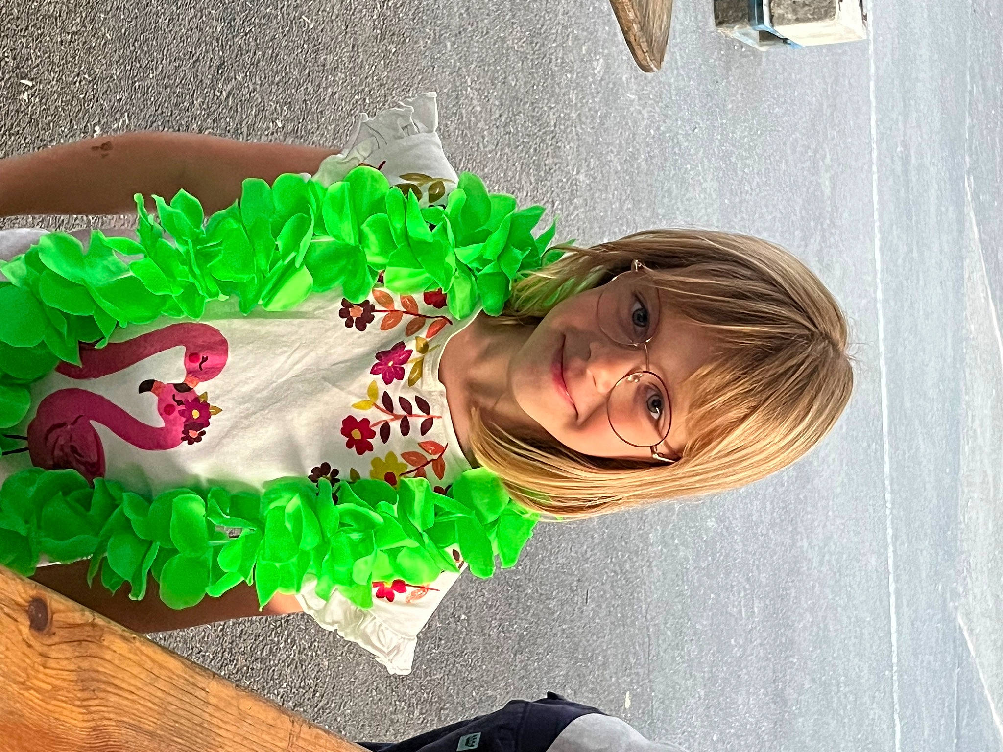 Alizeee a rejoint le concours — aidez-le/la à gagner de superbes lots ! child, fun, happy, joy, leaf_vegetable, person, play, smile, toddler, visual_arts, wood