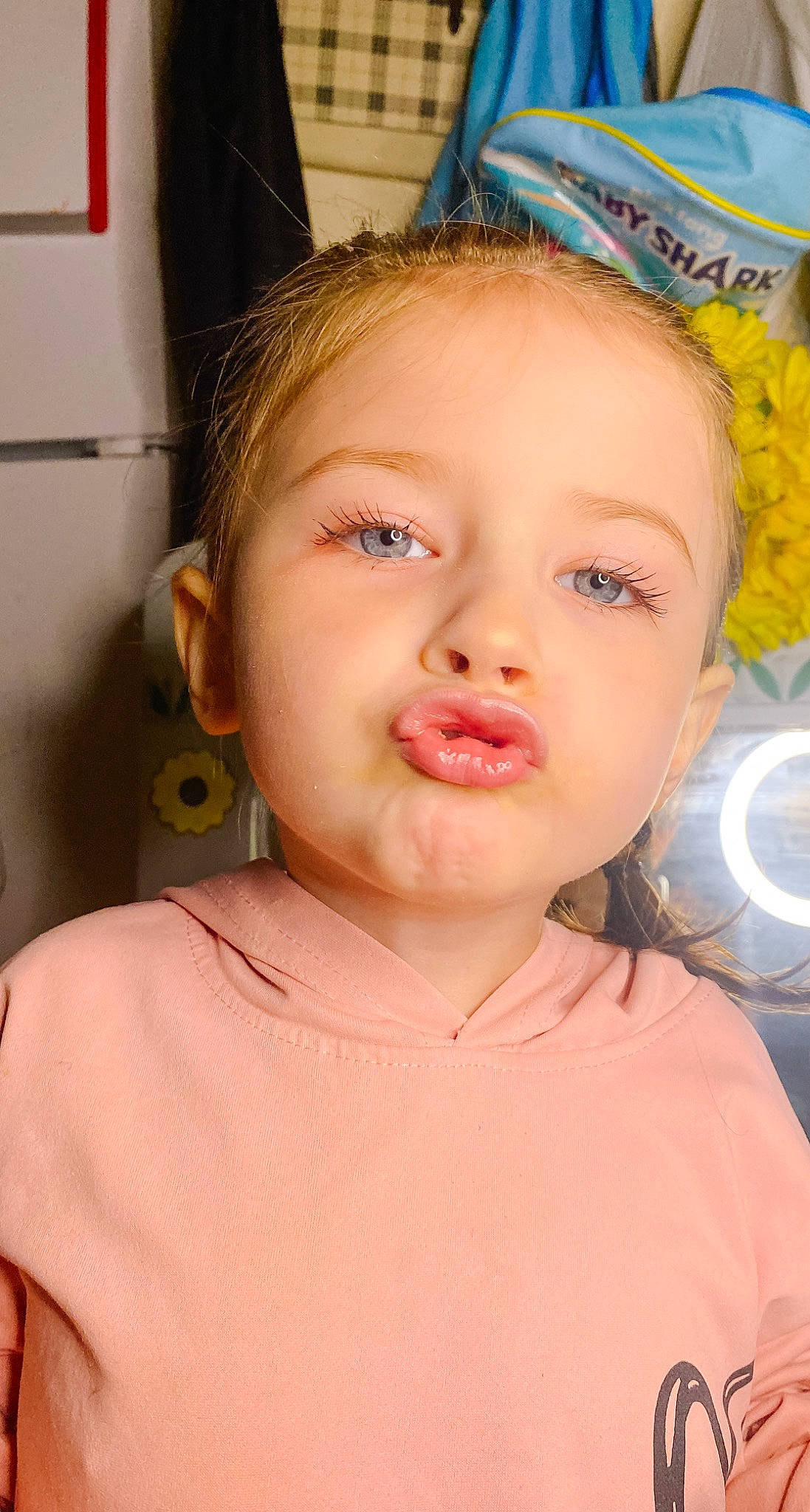 Koda is registered to the contest to win money with this photo: blond, brown_hair, cheek, ear, eyebrow, eyelash, forehead, fun, hairstyle, happy, iris, jaw, lip, mouth, neck, nose, person, shoulder, skin, throat