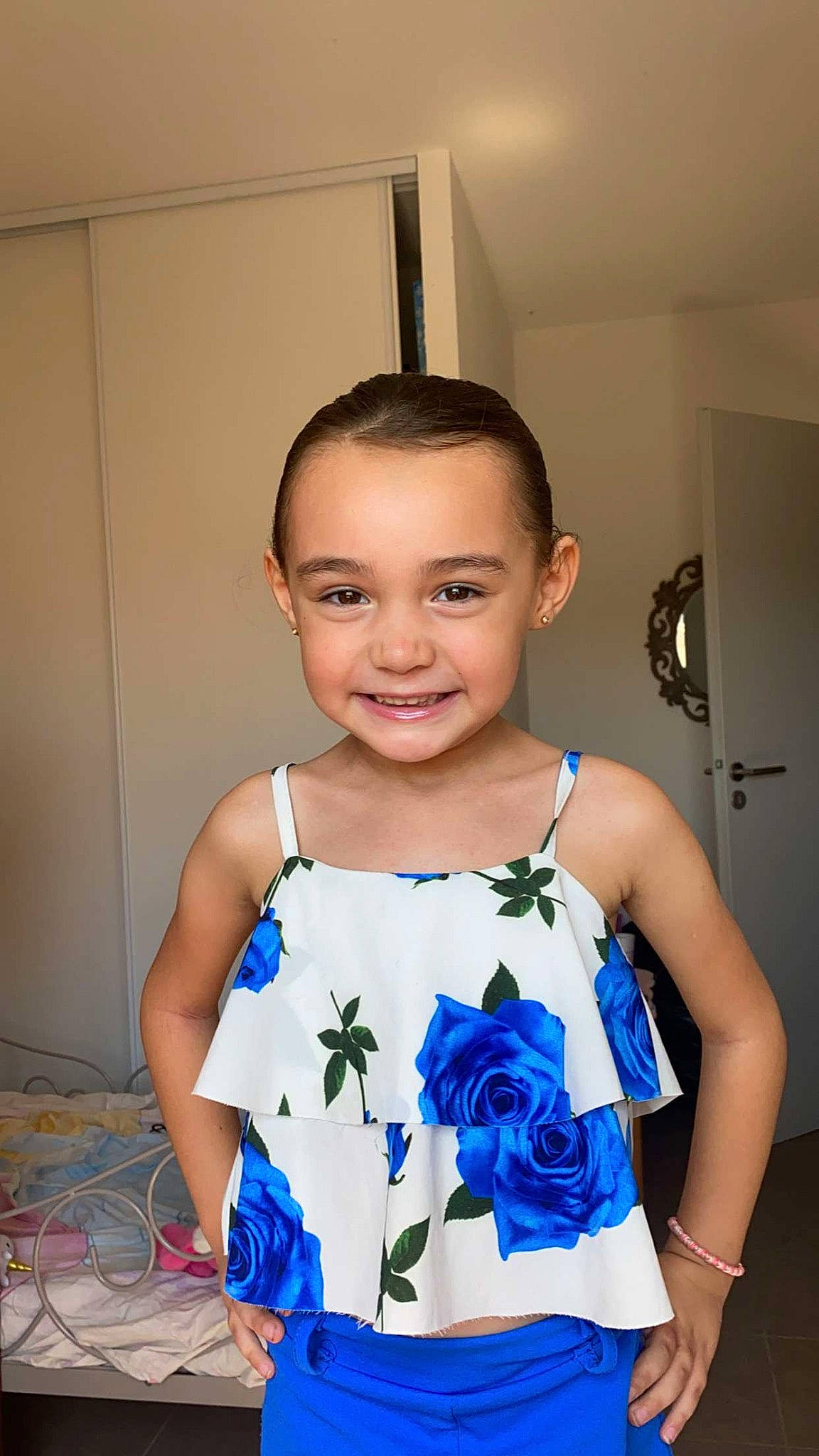 Inaya a rejoint le concours — aidez-le/la à gagner de superbes lots ! abdomen, baby_toddler_clothing, chest, child, child_model, day_dress, electric_blue, event, eyelash, fashion_design, flash_photography, fun, happy, jewellery, joy, pattern, person, smile, t_shirt, toddler