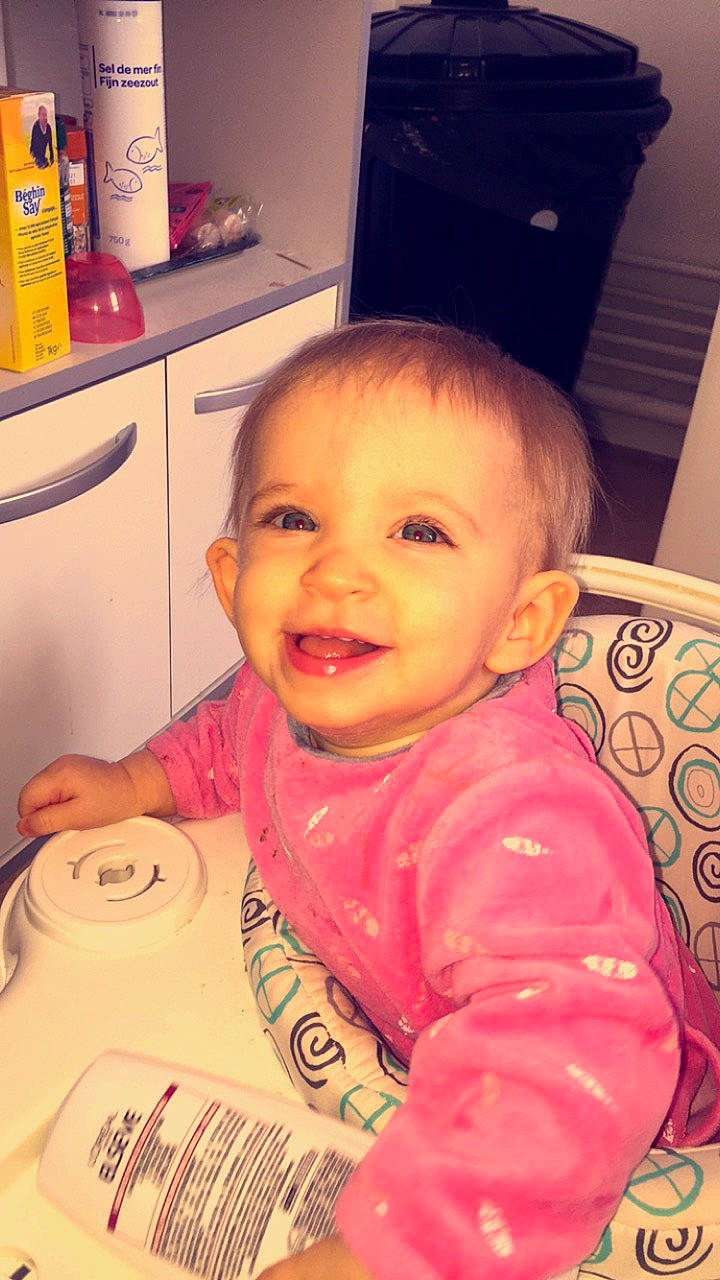 Kélya a rejoint le concours — aidez-le/la à gagner de superbes lots ! baby, cheek, child, face, facial_expression, happy, head, iris, lip, mouth, person, pink, skin, smile, toddler