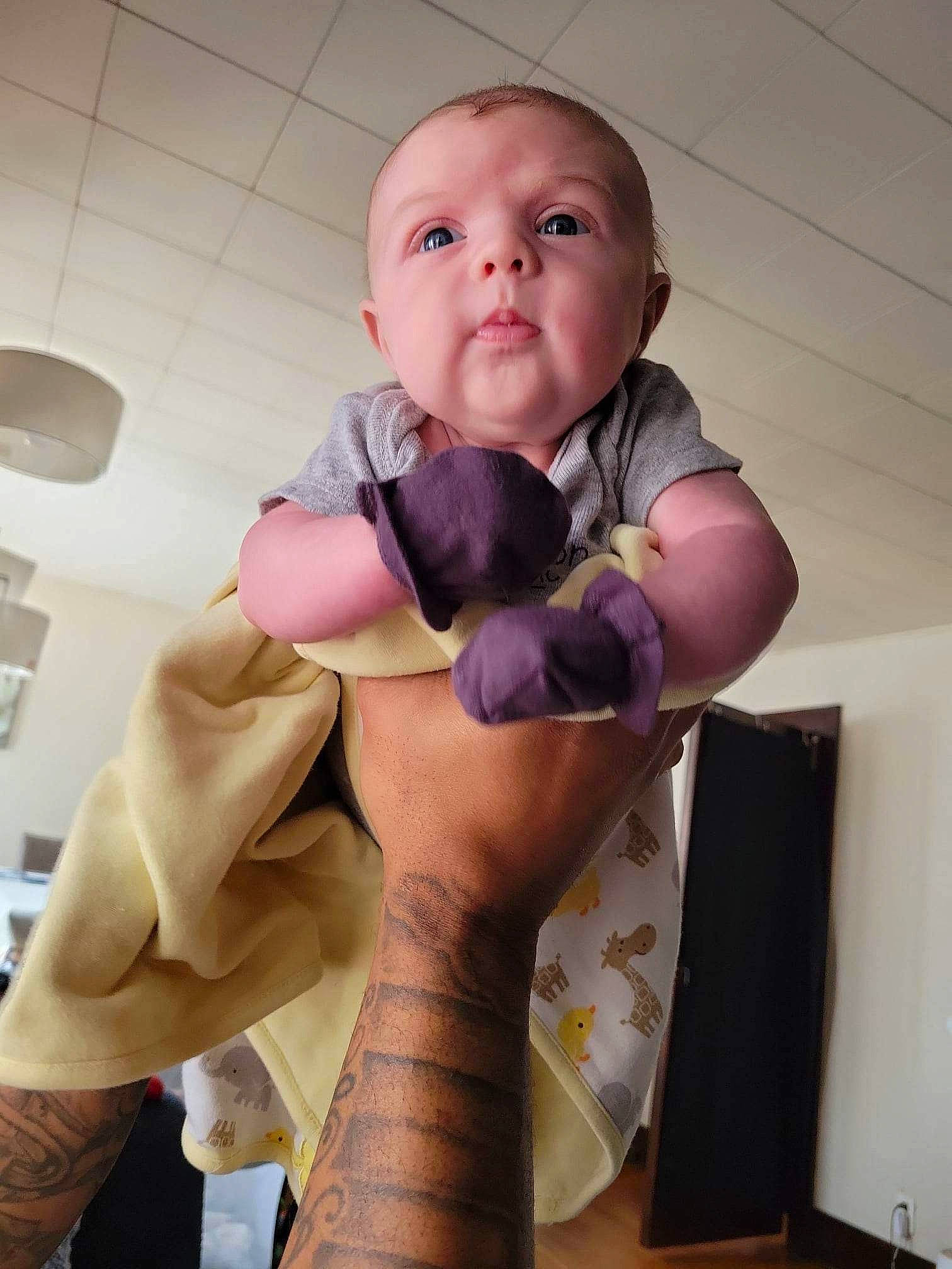 Ezeakial is registered to the contest to win money with this photo: abdomen, baby, baby_toddler_clothing, chest, comfort, elbow, finger, gesture, human_body, knee, leg, nail, neck, person, pink, shoulder, sleeve, thigh, thumb, toddler