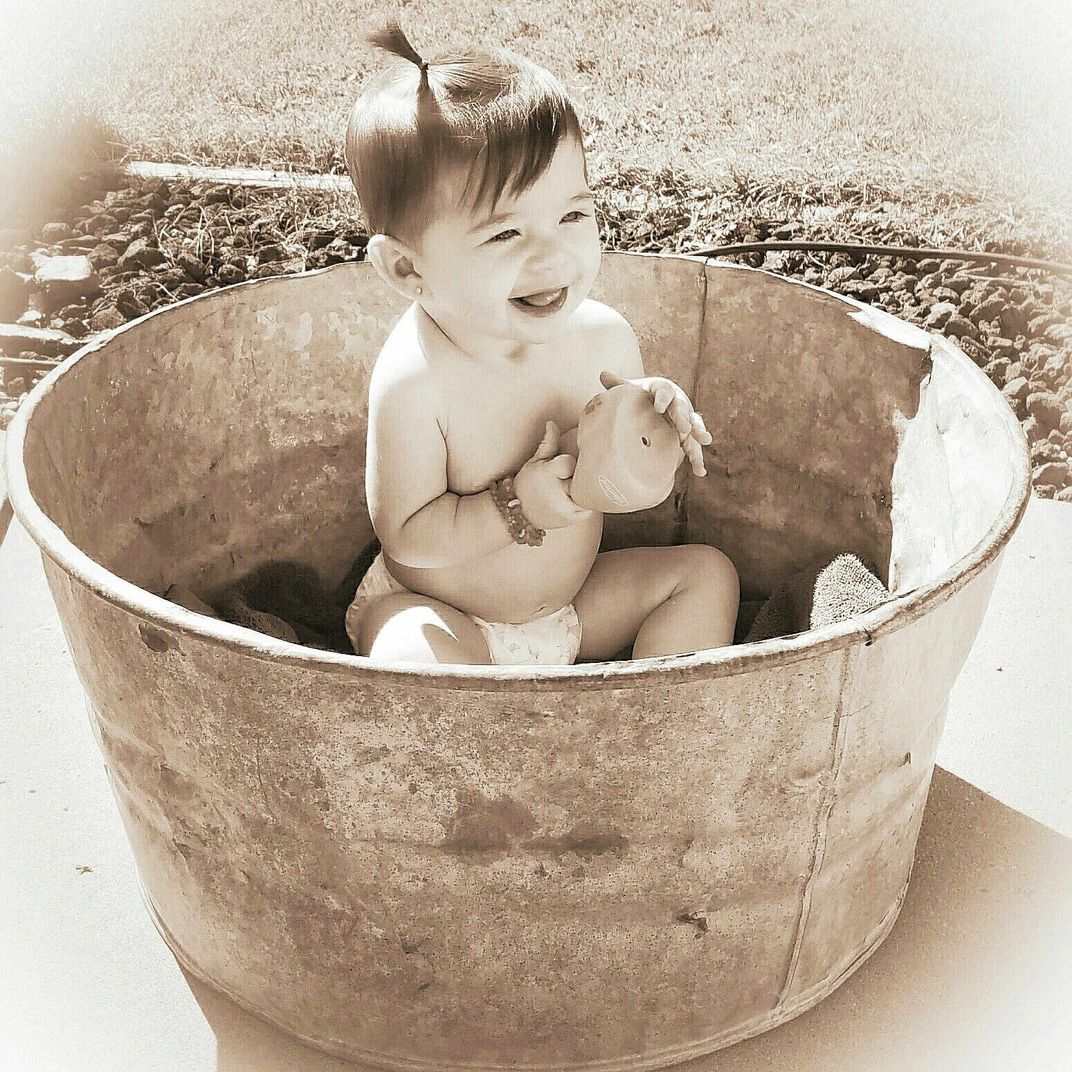 Aria is registered to the contest to win money with this photo: bathtub, black_and_white, child, monochrome, monochrome_photography