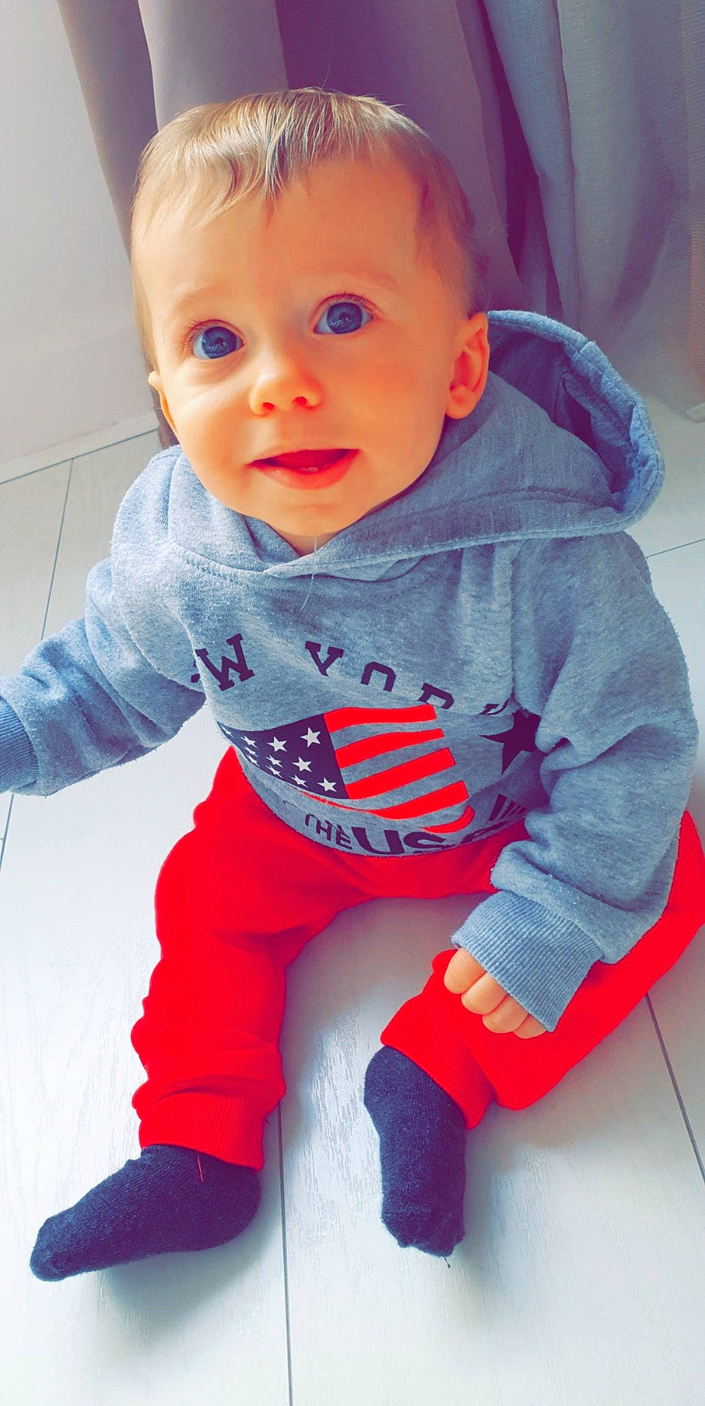 Kylian a rejoint le concours — aidez-le/la à gagner de superbes lots ! arm, azure, baby_toddler_clothing, cheek, cool, finger, head, human_body, joint, knee, leg, lip, neck, outerwear, person, product, shoulder, skin, sleeve, standing