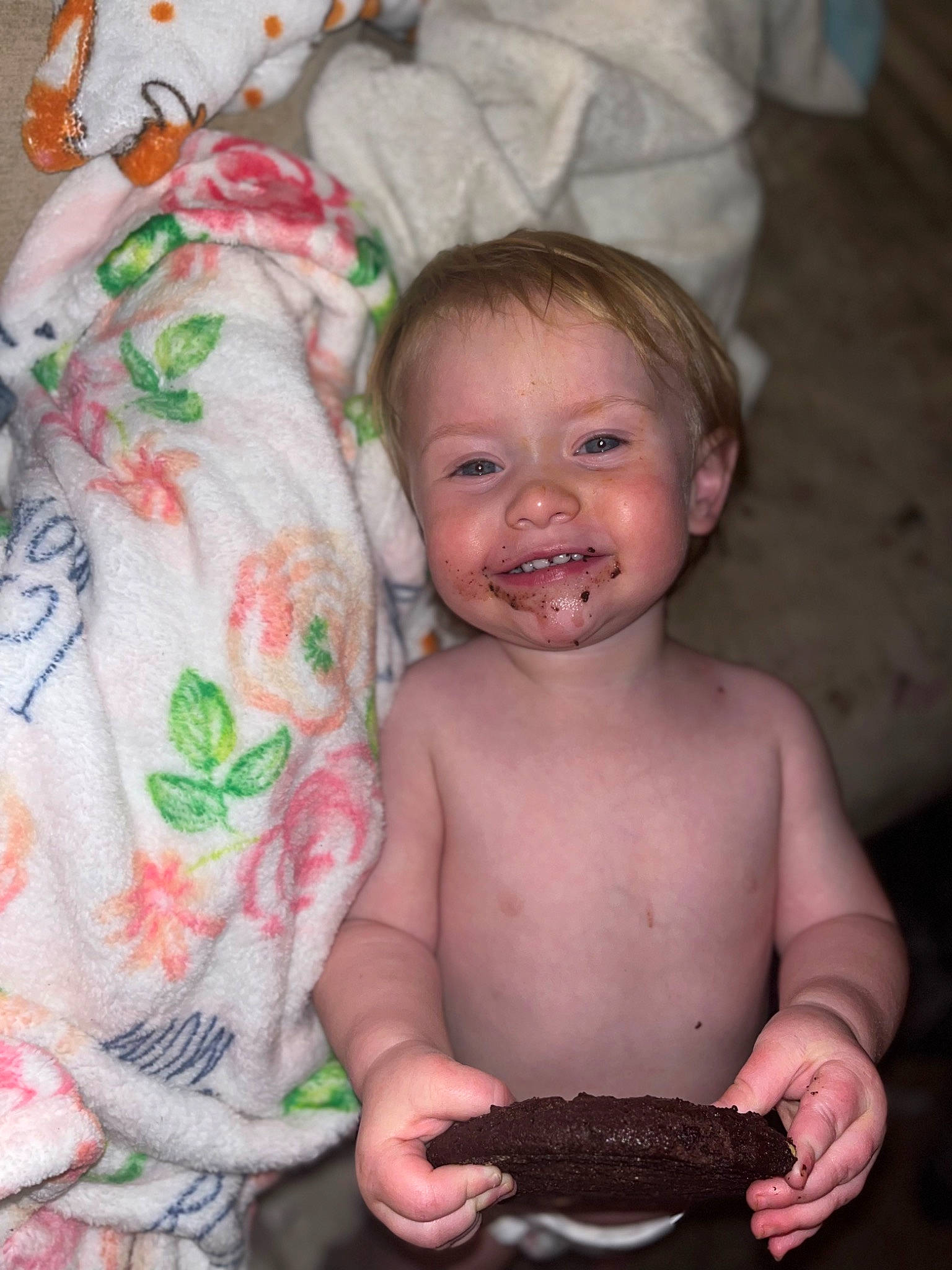 Lainee is registered to the contest to win money with this photo: abdomen, arm, baby, cheek, chest, child, event, eye, face, flash_photography, hand, happy, head, joy, linens, mouth, muscle, person, skin, smile