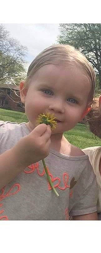 Skylar is registered to the contest to win money with this photo: blond, child, eye, face, fun, gesture, grass, grass_family, hair, happy, head, iris, joy, nose, people_in_nature, person, plant, skin, terrestrial_plant, thumb