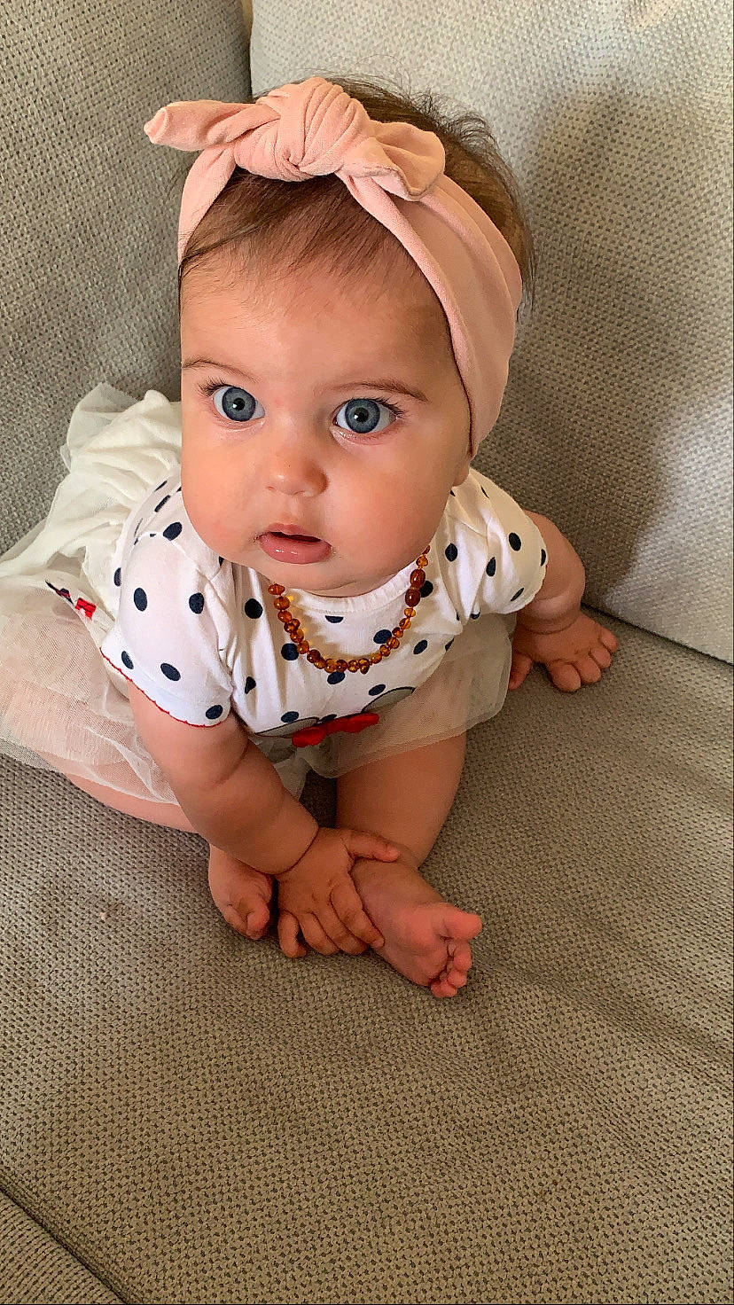 Lexie a rejoint le concours — aidez-le/la à gagner de superbes lots ! baby, baby_products, baby_toddler_clothing, cheek, child, ear, eye, face, head, pattern, person, product, skin, sleeve, toddler