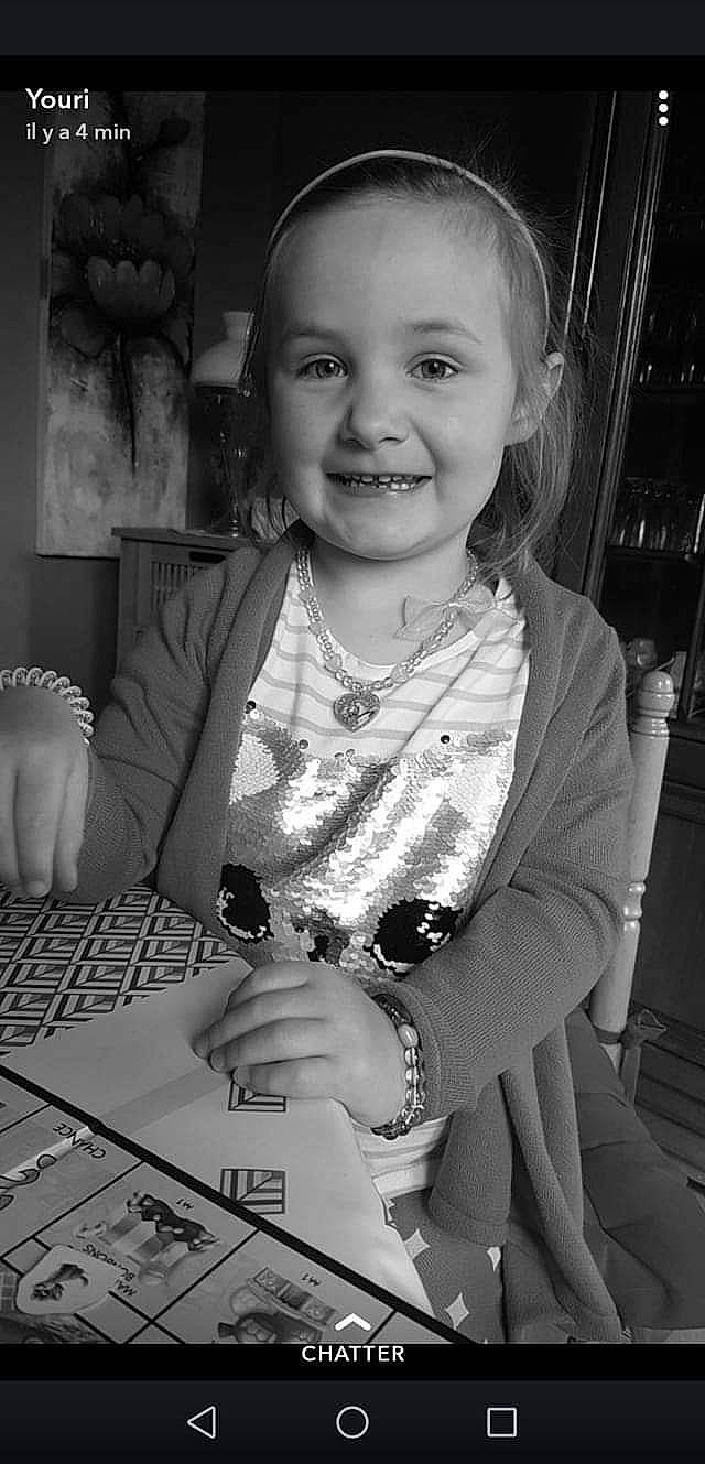 Iness a rejoint le concours — aidez-le/la à gagner de superbes lots ! black, black_and_white, child, face, facial_expression, fun, joy, laugh, monochrome, monochrome_photography, person, photography, smile, snapshot, style, toddler, white