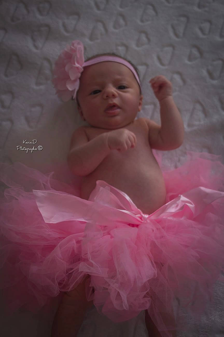 Louna a rejoint le concours — aidez-le/la à gagner de superbes lots ! baby, ballet_tutu, child, costume, costume_accessory, hair_accessory, headgear, headpiece, headwear, person, photography, pink, product, skin, toddler