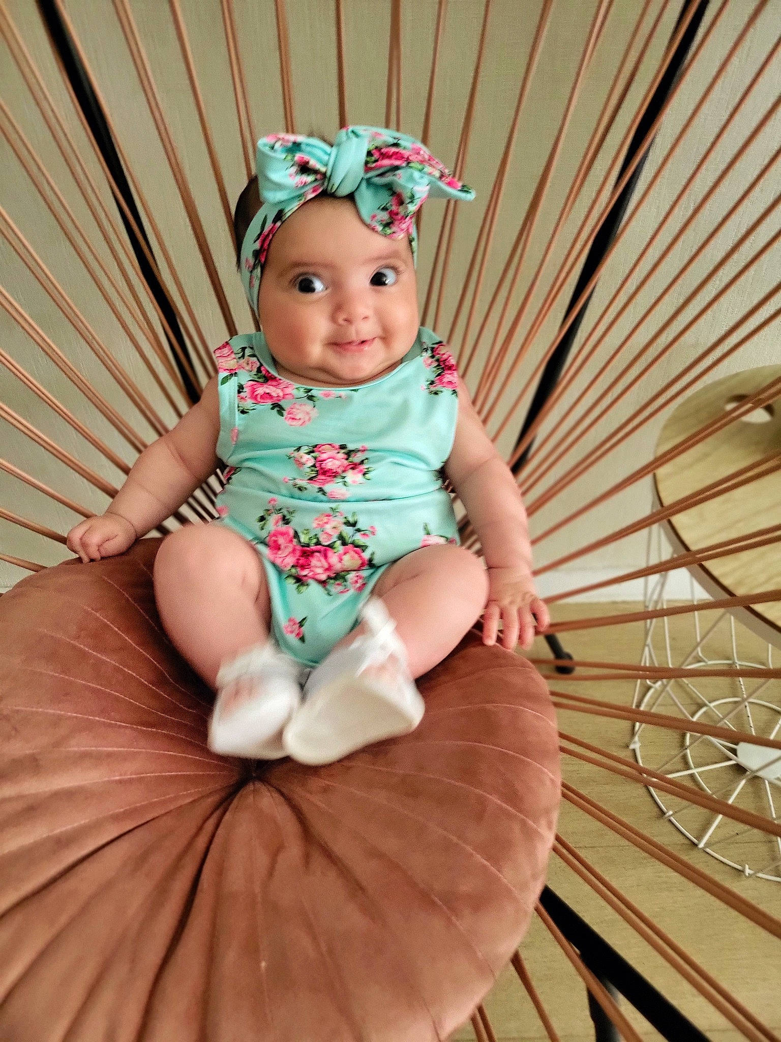 Khadija participe au concours pour gagner de l'argent avec cette photo : baby, baby_toddler_clothing, child, eye, facial_expression, fashion_accessory, happy, head, headband, headpiece, headwear, jewellery, joy, mammal, pattern, person, pink, sitting, skin, smile