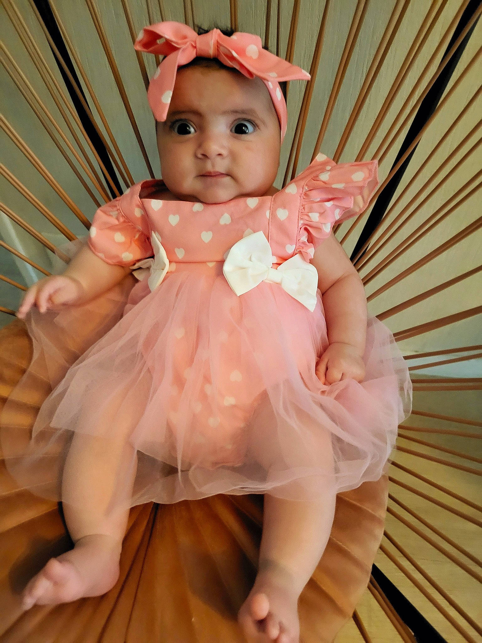 Khadija a rejoint le concours — aidez-le/la à gagner de superbes lots ! baby, baby_toddler_clothing, bridal_accessory, cheek, comfort, day_dress, dress, embellishment, face, flash_photography, hair_accessory, happy, headpiece, headwear, iris, peach, person, pink, skin, sleeve